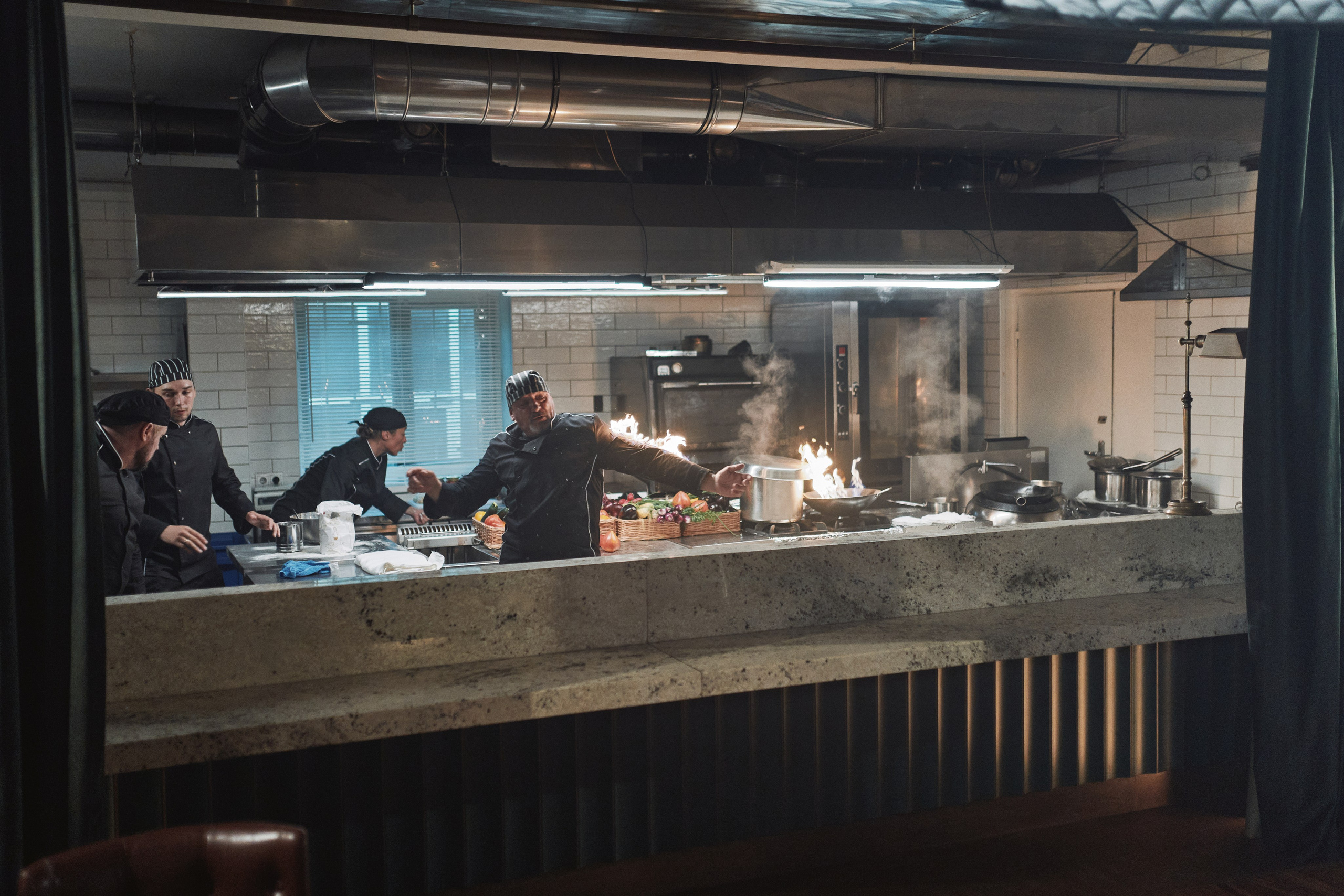 Демис и Марина (сериал). Евгений Бреча. Коммерческий и бэкстейдж фотограф в Москве