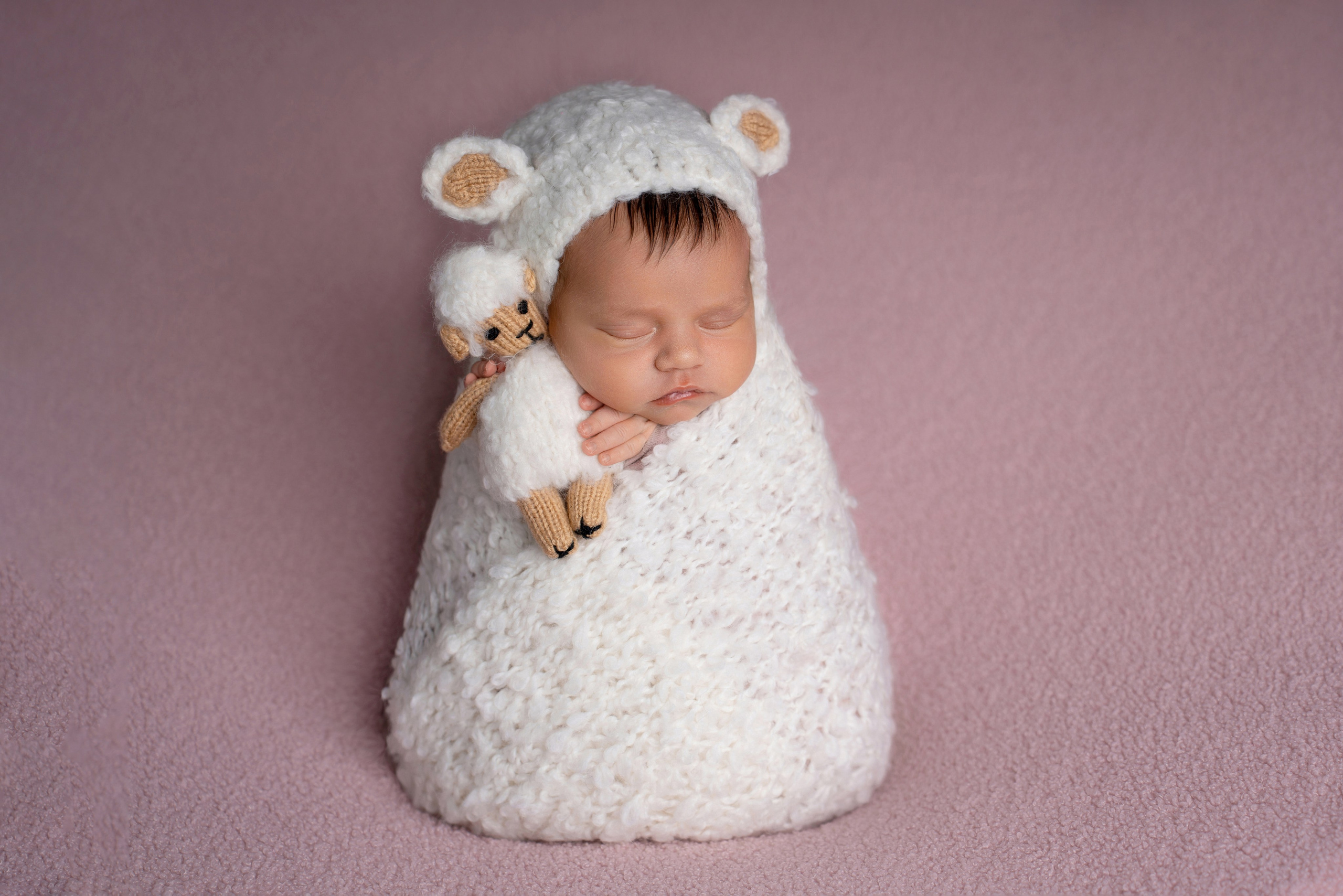 Ньюборн. Фотограф новорожденных Оренбург и свадебный фотограф Оренбург