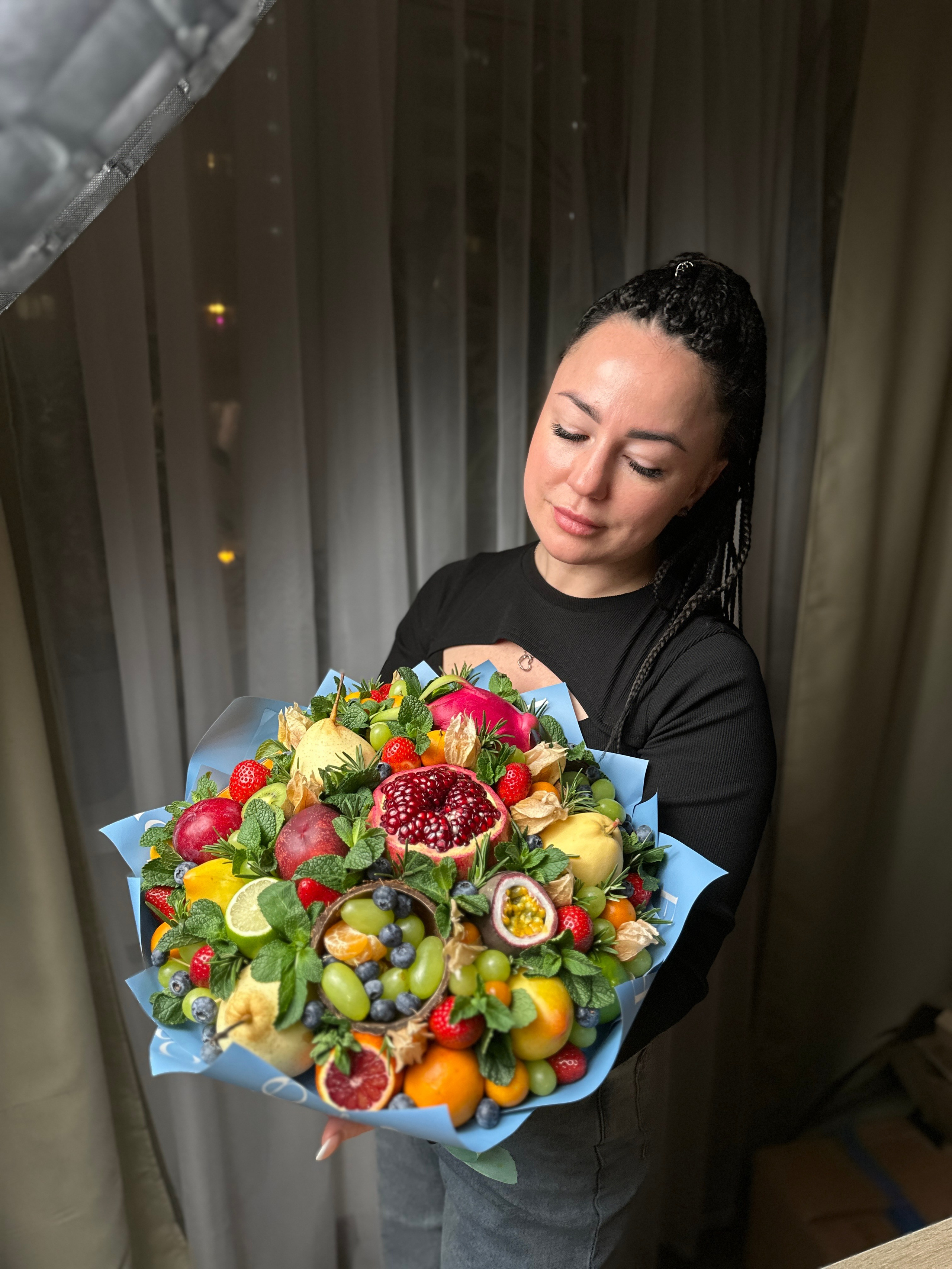 Фруктовые. Выездной кейтеринг, съедобные букеты, торты и сладости на заказ