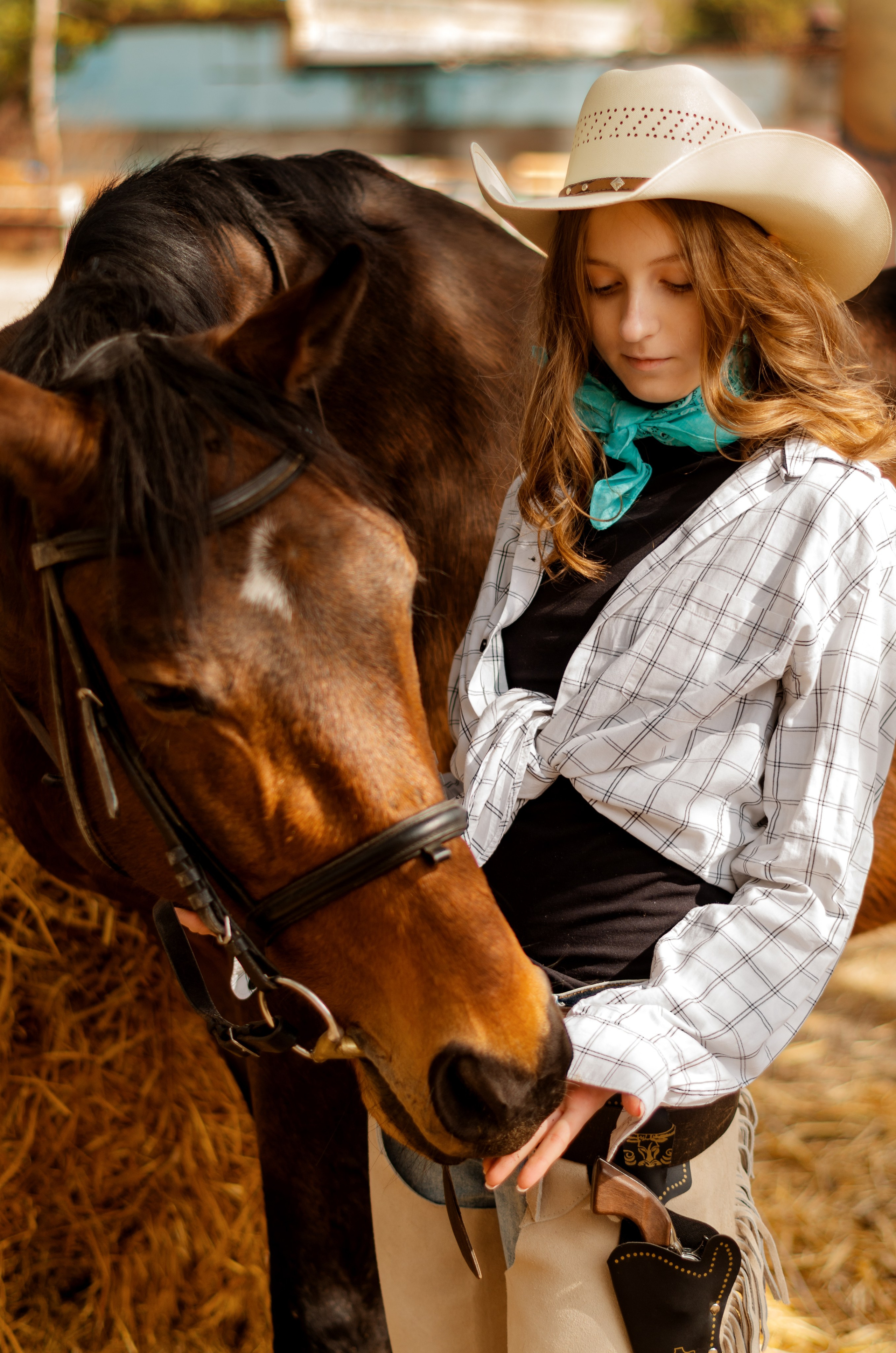 Ковбойская девчонка. Фотограф Марина Доглядная Челябинск фотосессии с лошадьми, мотоциклами
