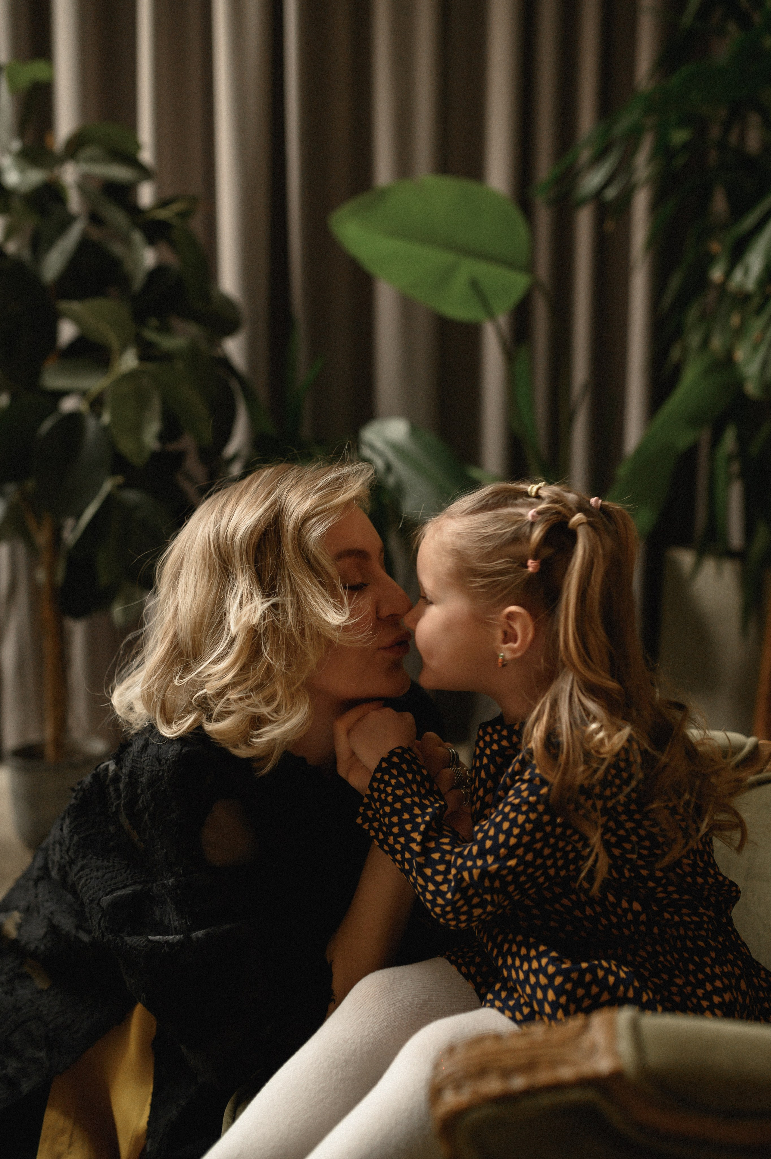 Андрей, Оля и Таисия в студии Пространство. Семейный и свадебный lifestyle-фотограф в Москве Мария Петрова