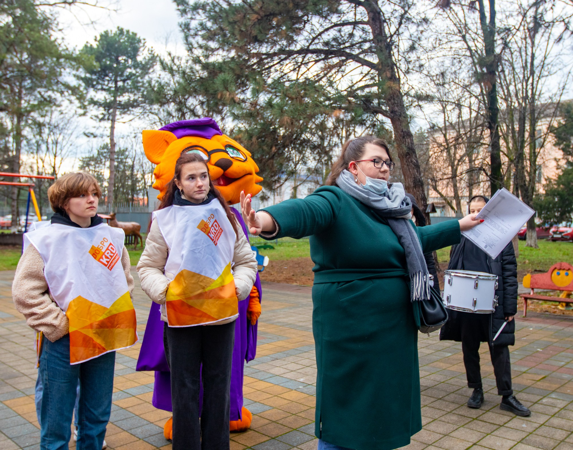Благотворительная акция «Новогодние окна». Репортажный, промышленный и маркетплейс-фотограф Дмитрий Чернат