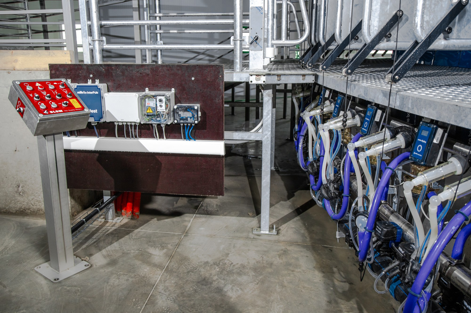 Съёмка для фирмы «Биотон». Репортажный, промышленный и маркетплейс-фотограф Дмитрий Чернат