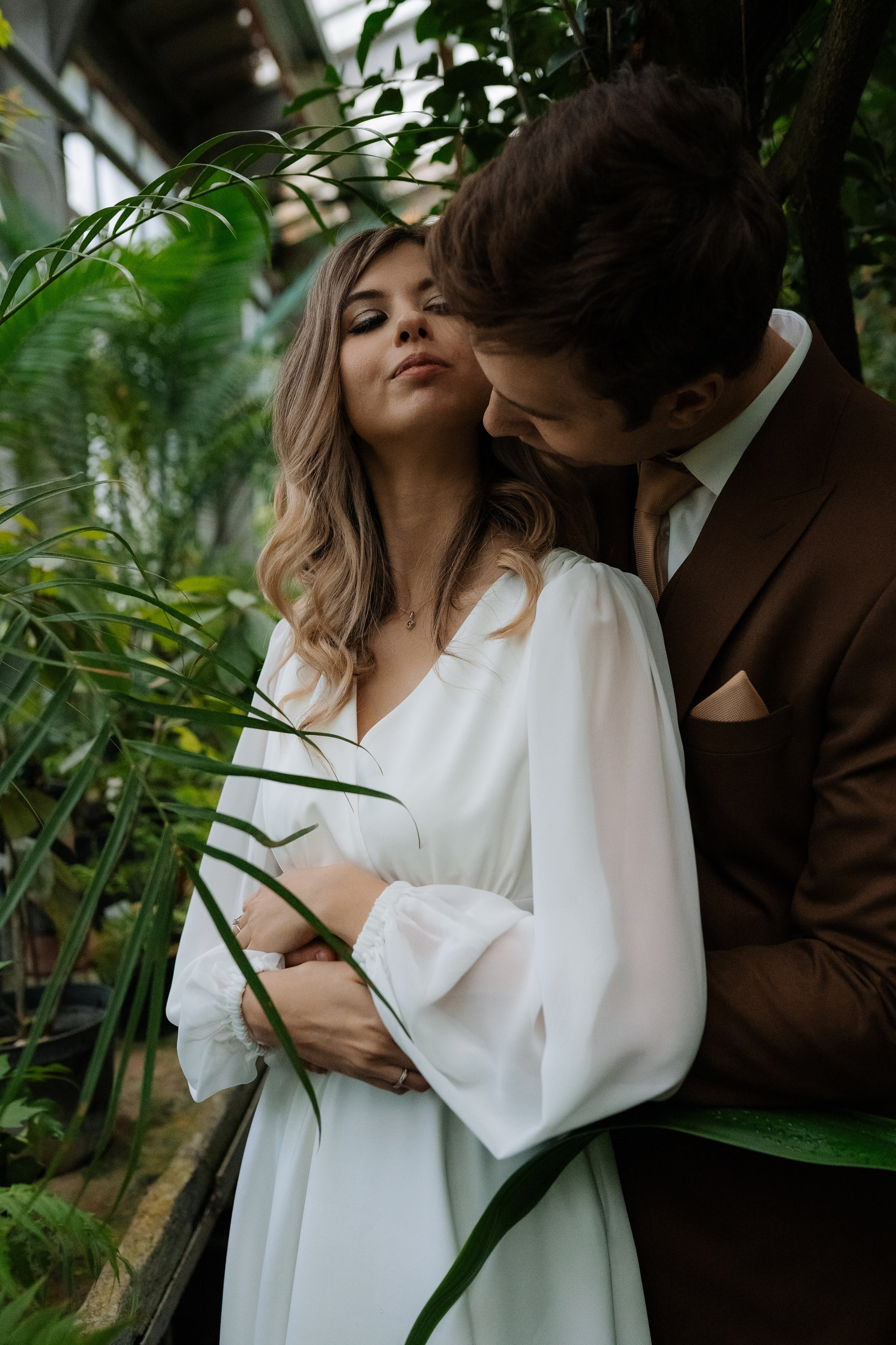 Свадебная фотосессия в оранжерее, Москва. Свадебный фотограф в Москве Анна Полушина