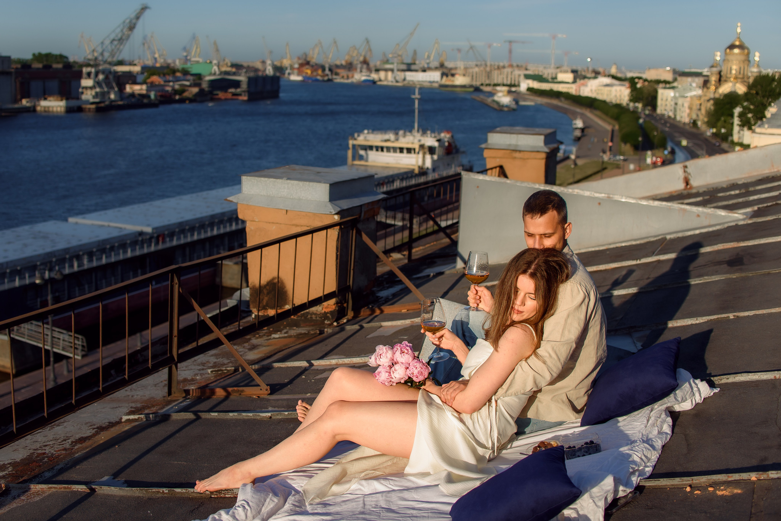 Лавстори. Анастасия Петрович фотограф, фотокорреспондент в Москве и Санкт-Петербурге. Фотосъёмка репортажа, мероприятия, корпоративная съёмка, контент