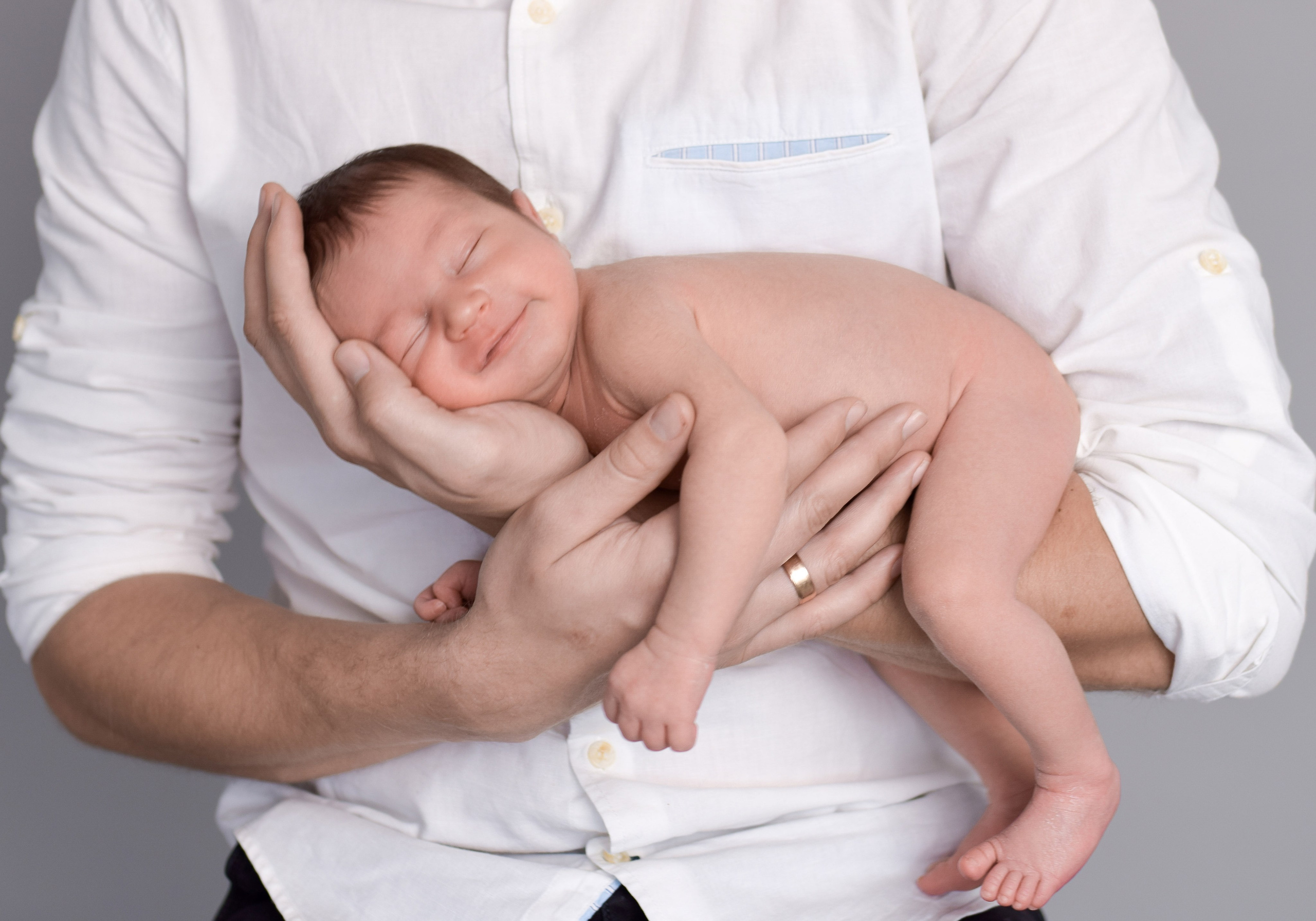 СЪЕМКА НОВОРОЖДЕННОГО С РОДИТЕЛЯМИ. Фотограф в Ялте Инна Найден. Детский и семейный фотограф