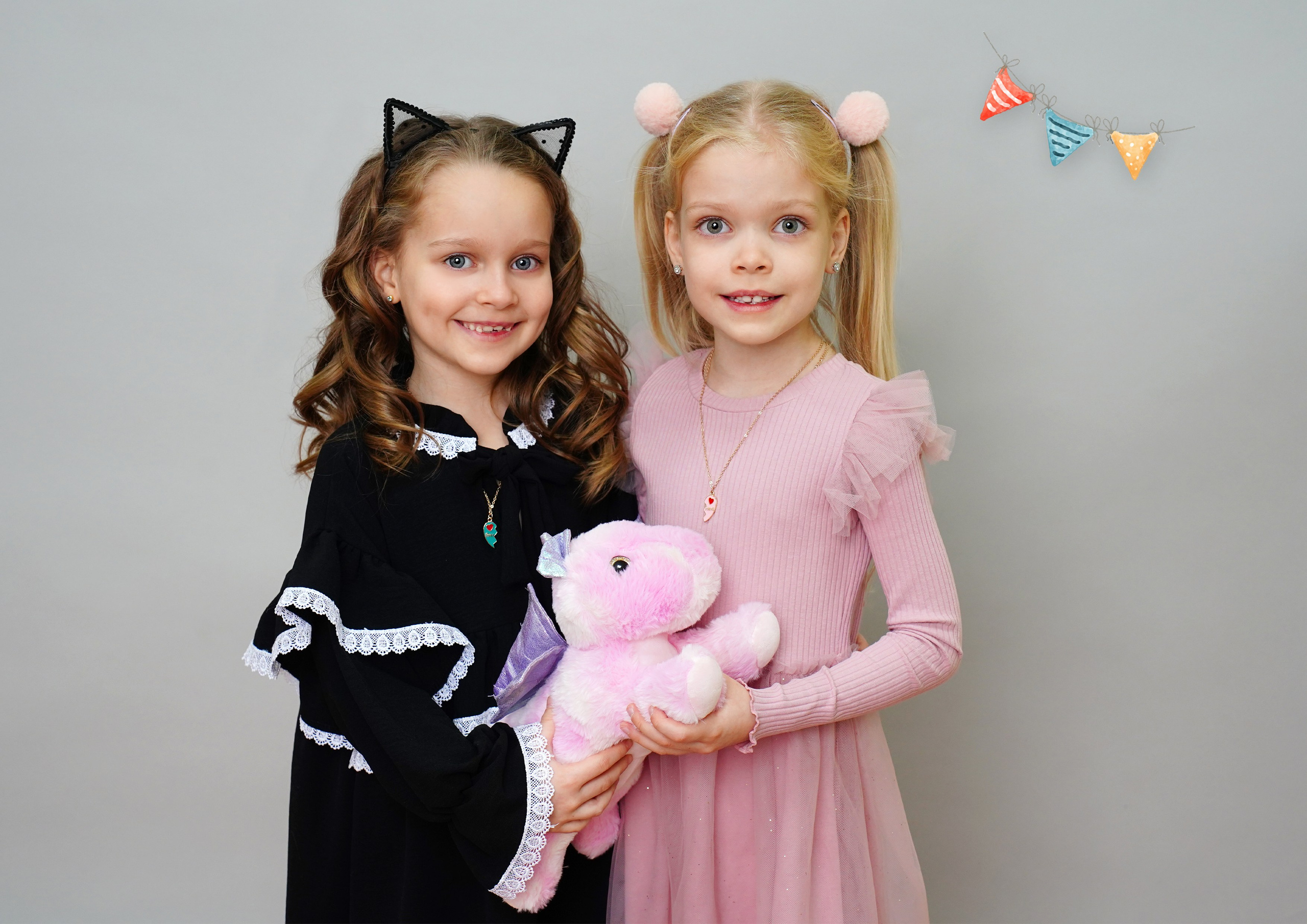 Мелкие группы. MEMENTO.Выпускные альбомы, школьные, юбилейные и другие книги. Ростов-на-Дону