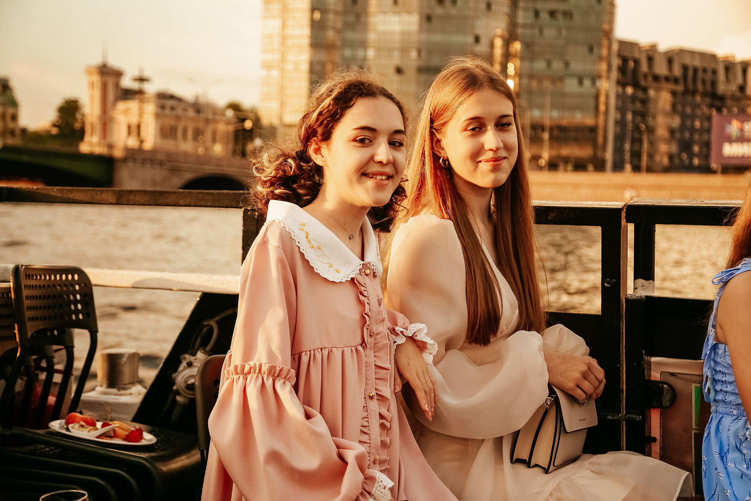 Выпускной на теплоходе, гости из Ульяновска. Семейный фотограф Любовь Саркеева