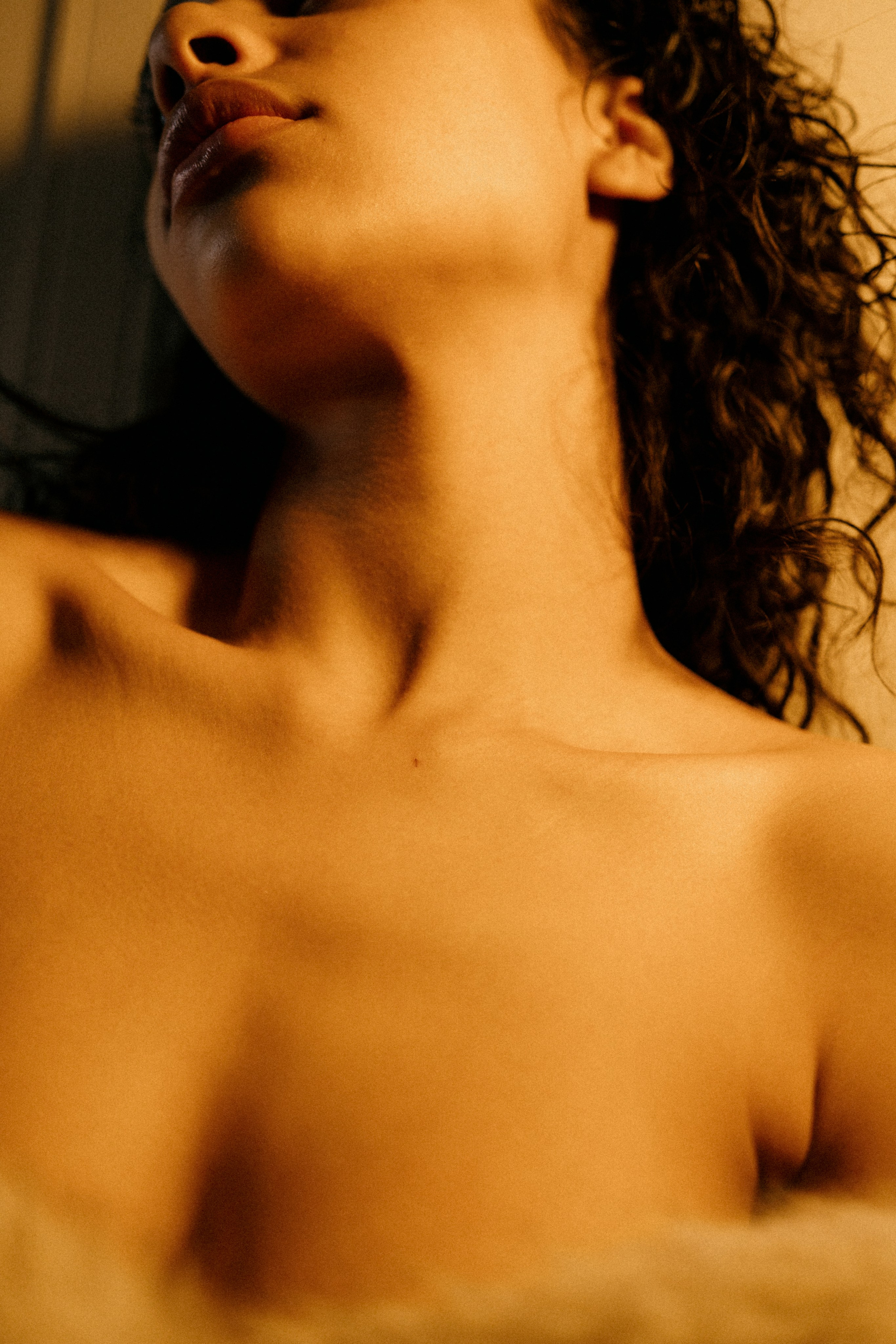 Обнажение. I am Diana, a portrait photographer. I take pictures around the world