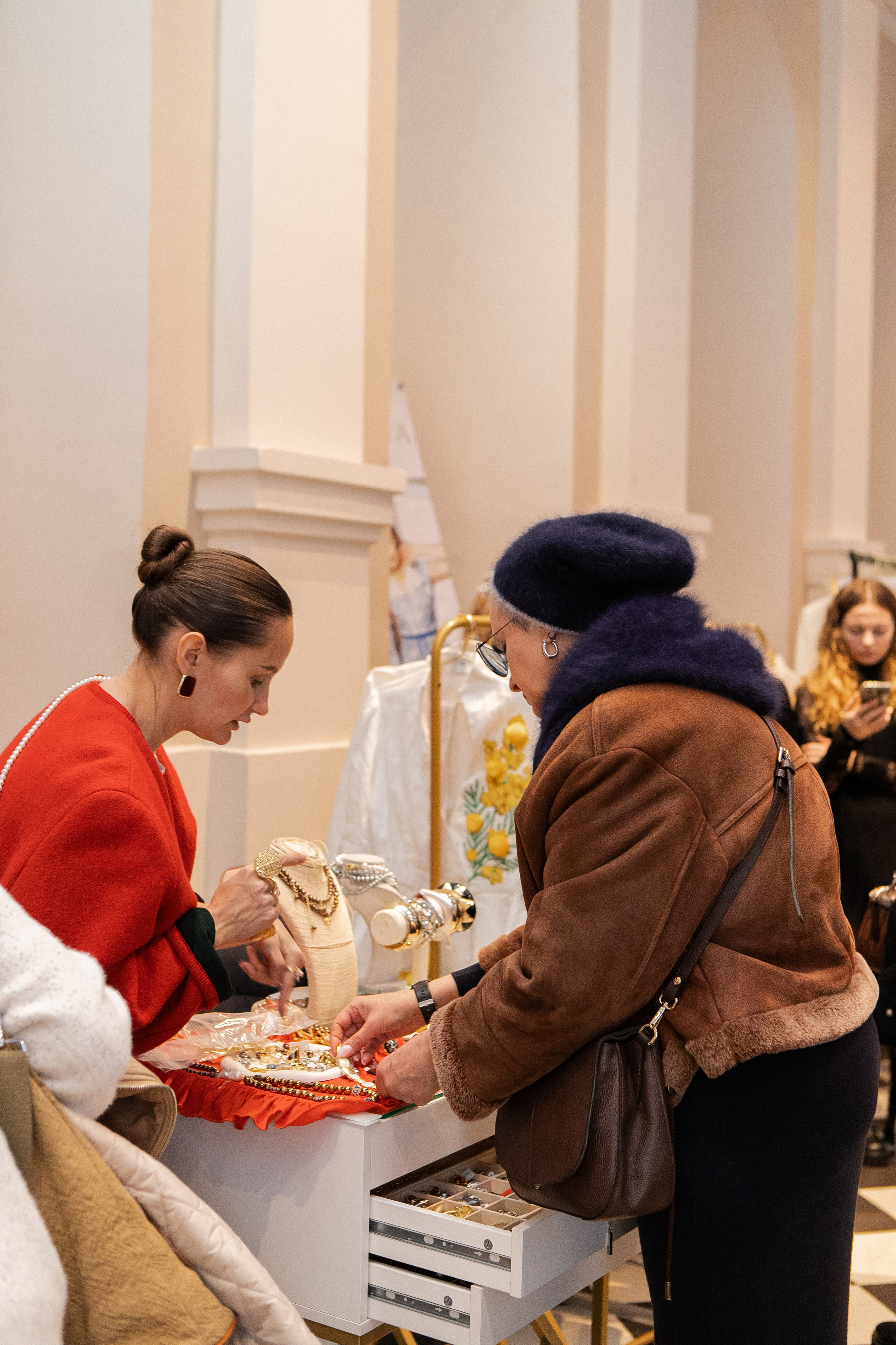 Мероприятия, презентации и лекции. Стилист Карина Нова