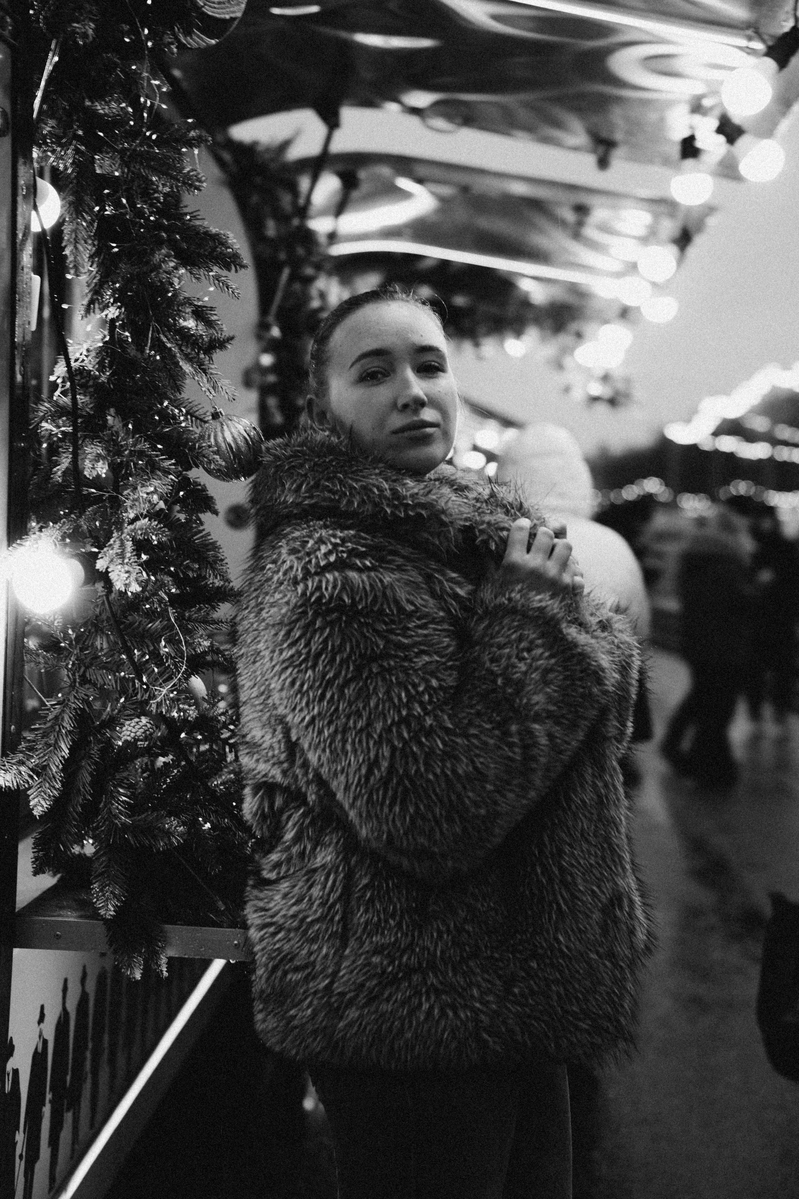 ПРОГУЛКА НА МАНЕЖНОЙ ПЛОЩАДИ ДЛЯ ДЕВУШКИ ПЕРЕД НОВЫМ ГОДОМ (НОВОГОДНЯЯ ФОТОСЕССИИЯ НА МАНЕЖНОЙ ПЛОЩАДИ). Профессиональный фотограф, Санкт-Петербург — Виктория Богомолова