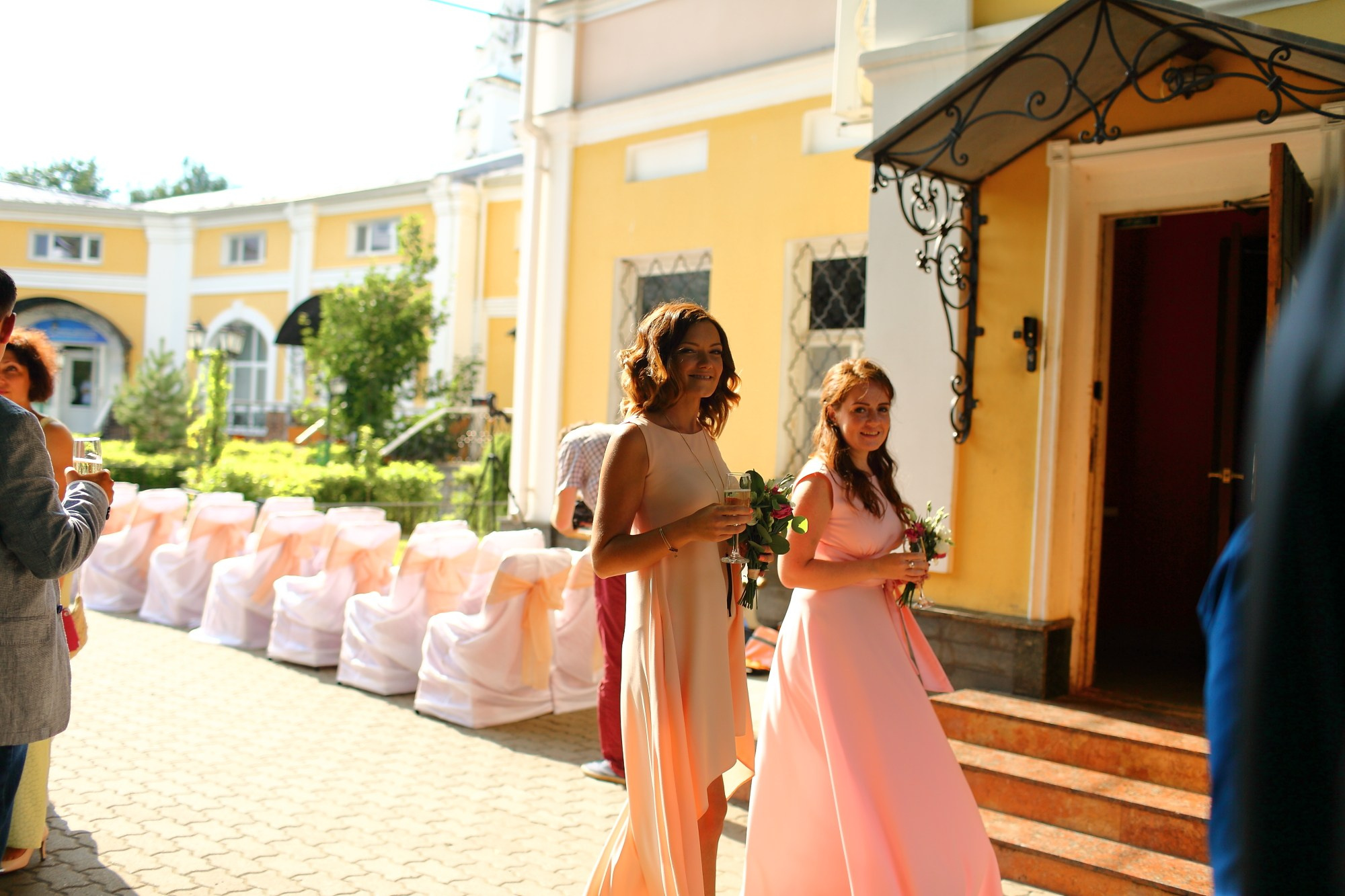 Выездная регистрация в красивом месте в Ярославле. Свадебный и репортажный фотограф в Ярославле и Санкт-Петербурге Роман Микрюков