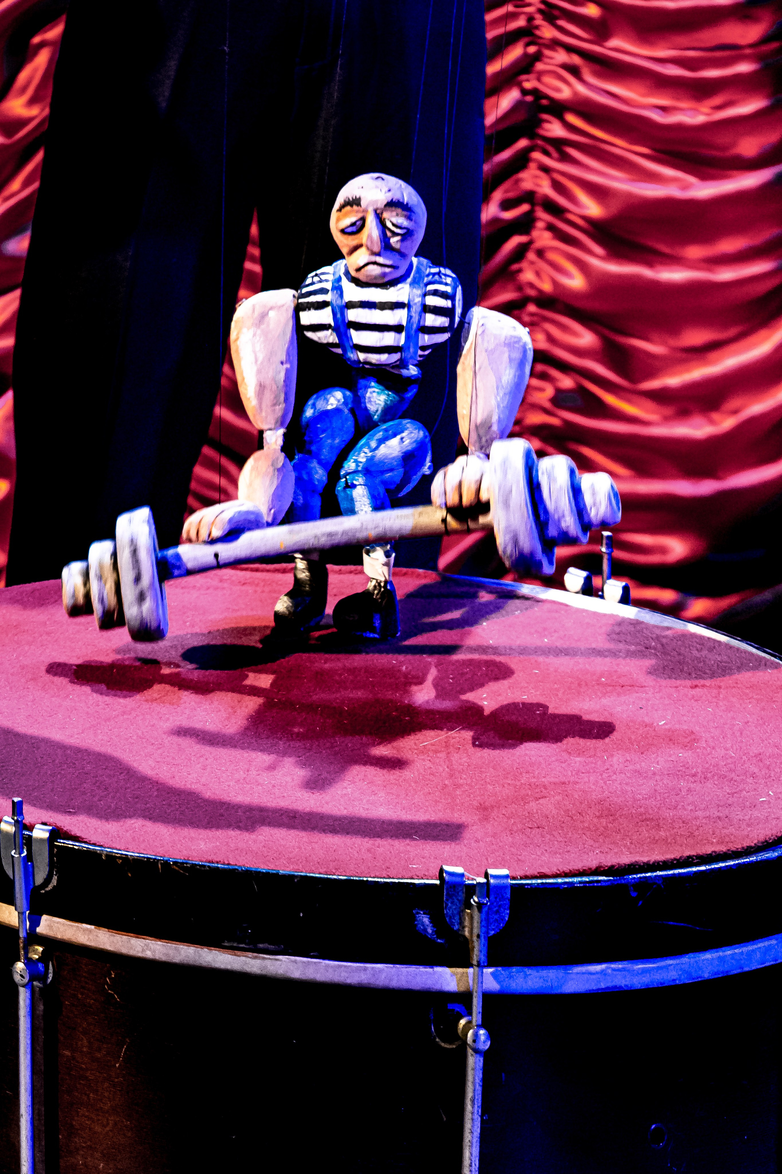 Цирк из Саквояжа спектакль театра САКВОЯЖ. Фотограф в Сочи Юрий Шептаев