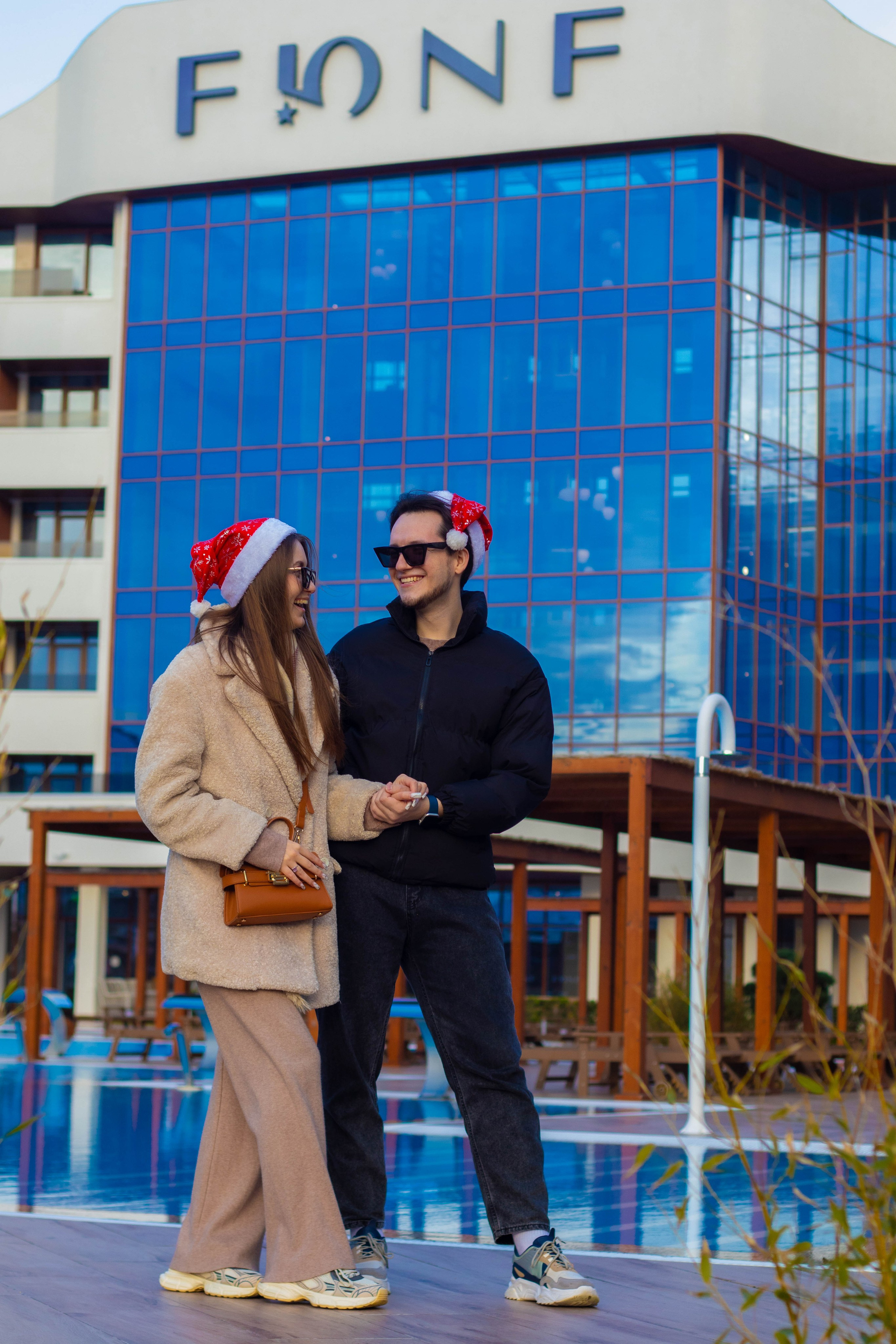 «Шепот влюбленных душ». Уличный фотограф Города N