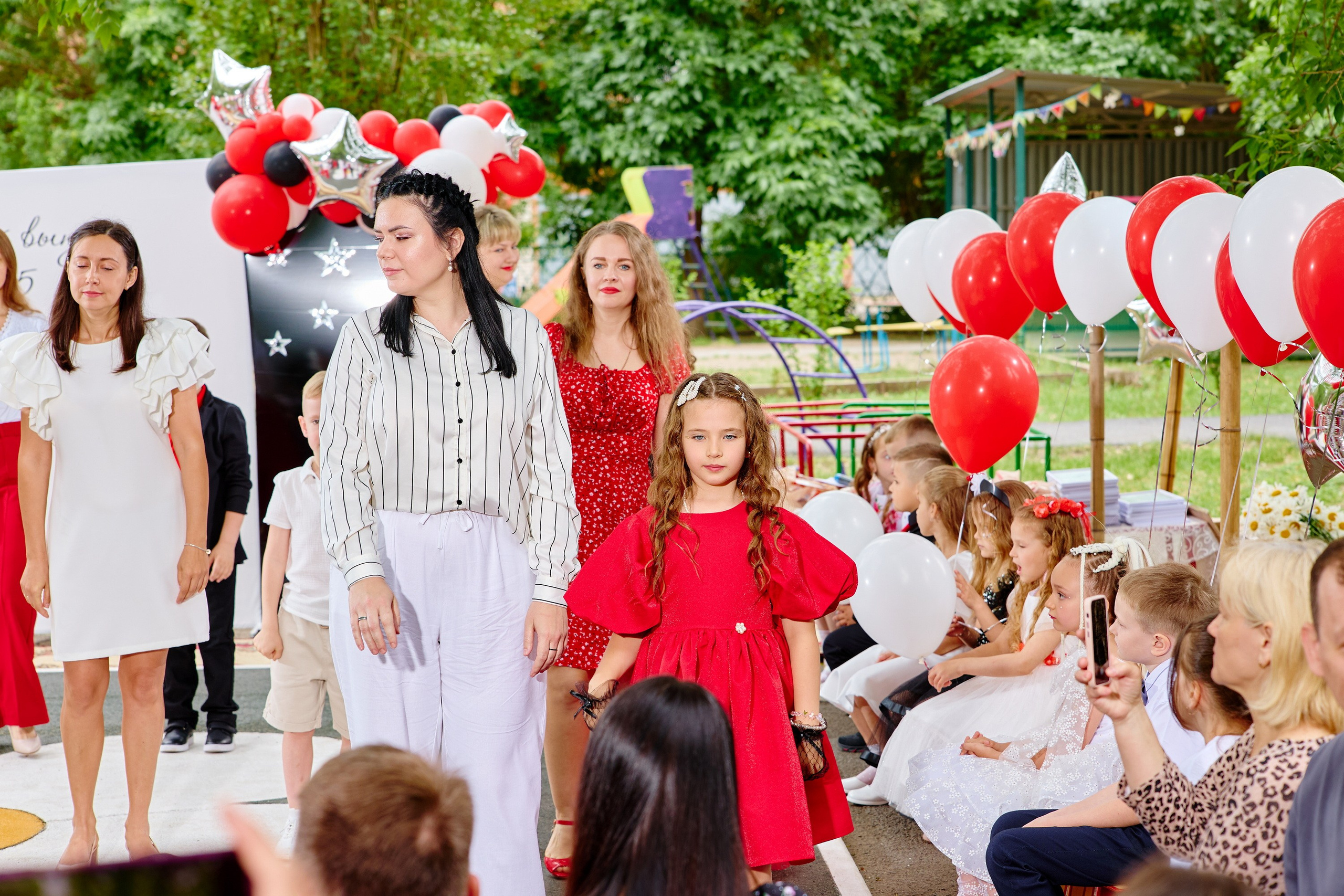 Выпускной 45 сад. Фотограф Выпускные альбомы Таганрог Сергей Коробченко