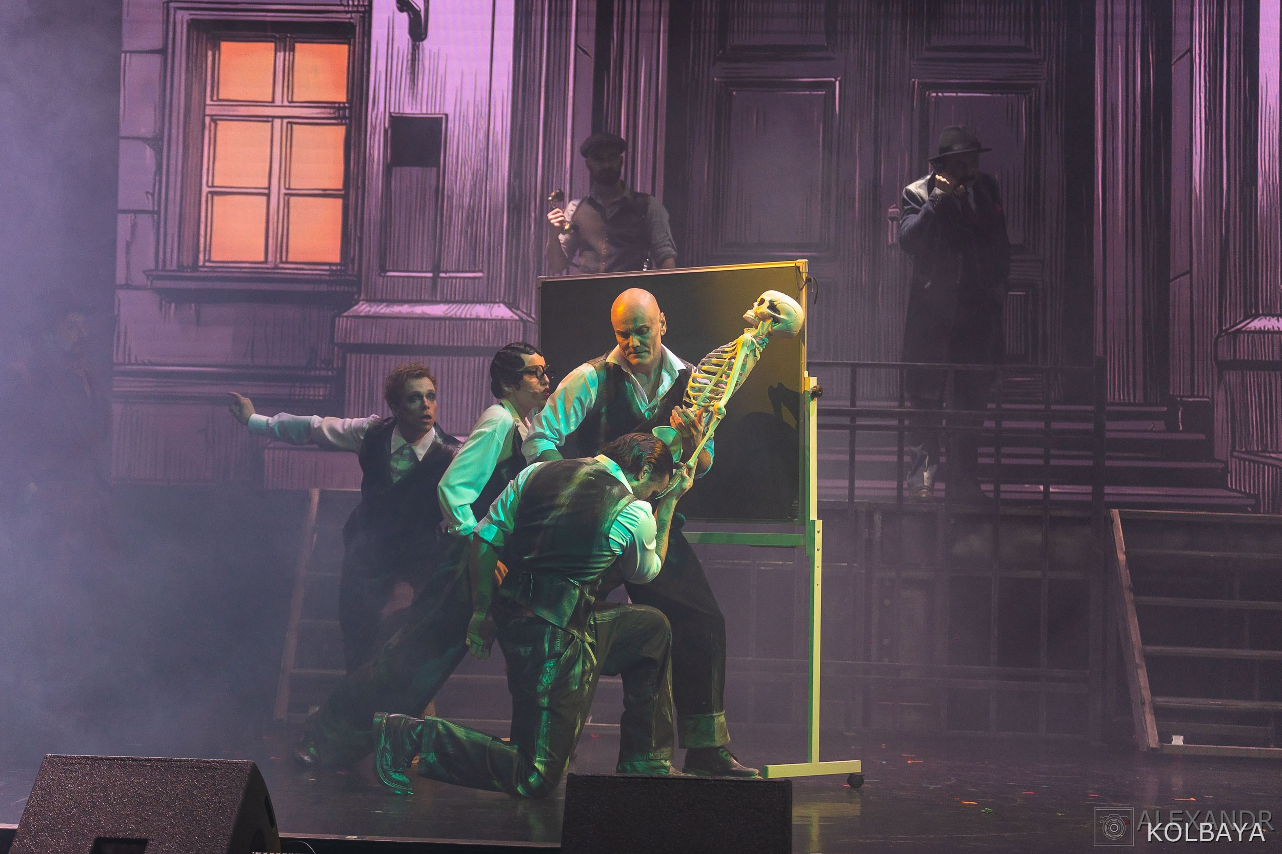 Фотографии со спектакля «Однажды в городе N». Концертный и театральный репортажный фотограф в Москве Александр Колбая