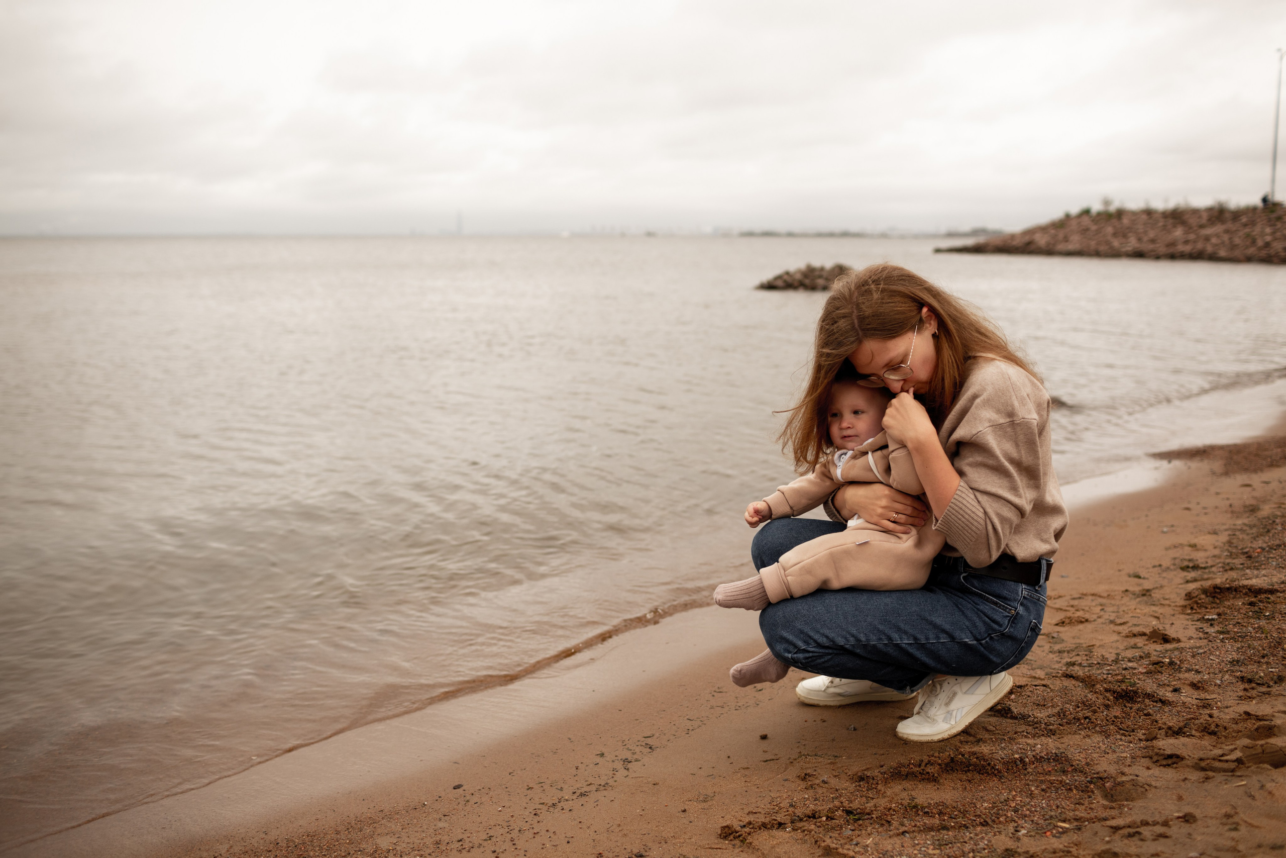 Семейная фотопрогулка на пляже. Свадебный фотограф Кирилл Белый