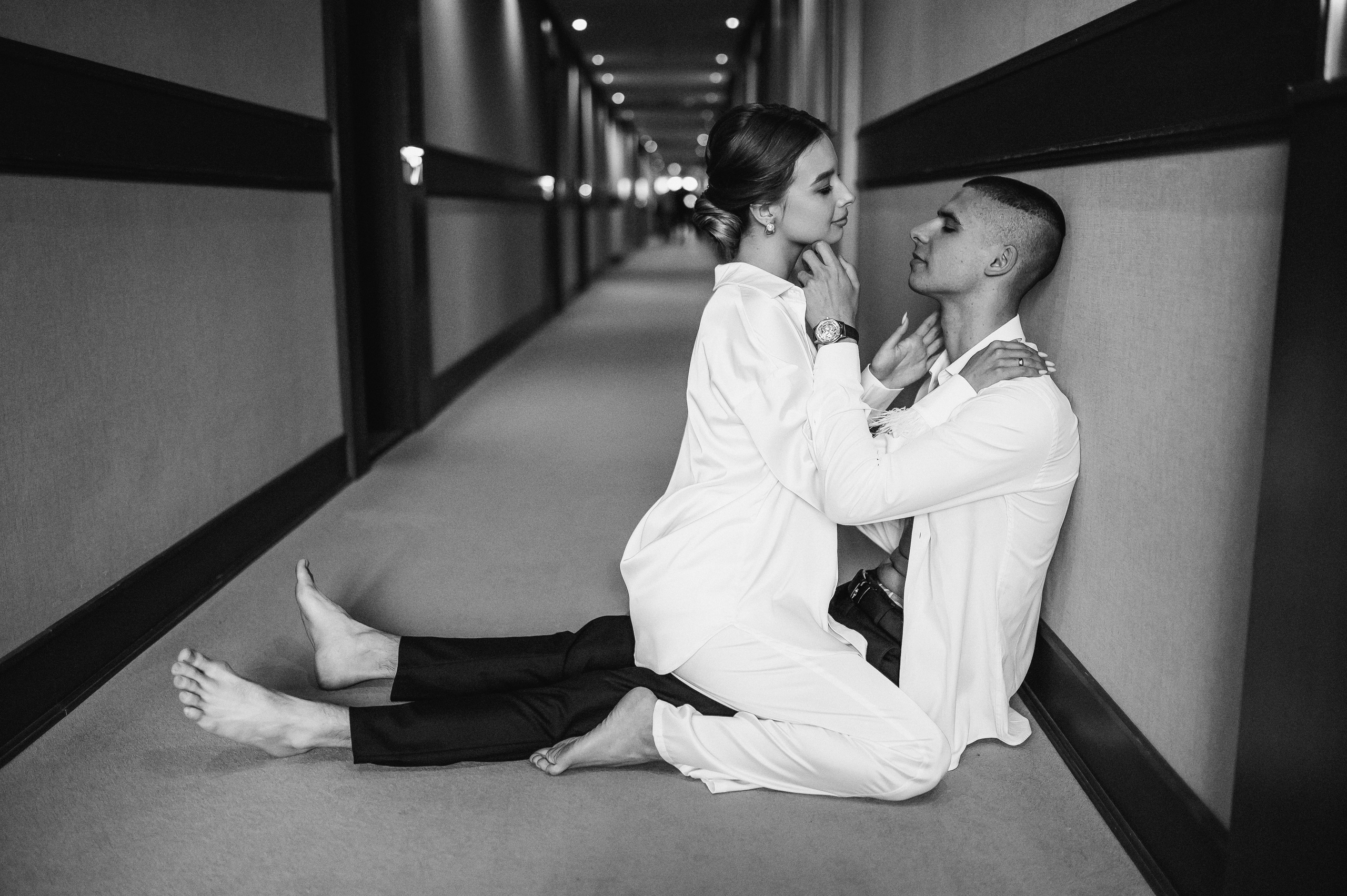 Свадебное утро и прогулка красивой яркой пары. Свадебный и семейный фотограф в Симферополе Дарья Маркова