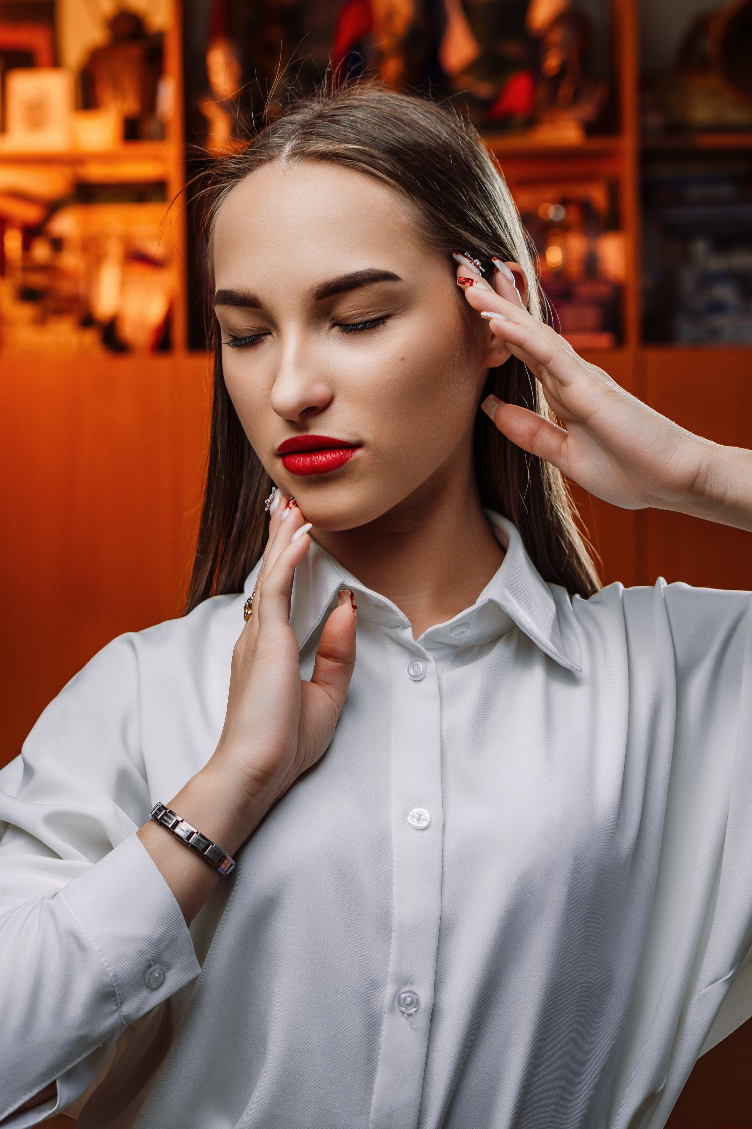 Рушим шаблоны о школьной фотографии!Мелбук. - это современный подход к созданию ярких и современных выпускных альбомов в Хабаровске и Хабаровском крае!Работаем по всему Дальнему Востоку!Наша творческая студия проводит красивые, смешные и классные фотосессии, которые подойдут для мальчиков и девочек,которые учаться в 4, 9, 11 классах.Наши макеты содержат цитаты, фото, фразы, прикольные росписи, которые мы размещаем в дипломе выпускника.Заказать выпускную книгу в городе Хабаровск, настолько же важно, как выпускная песня и выпускная лента на торжественный праздник.Дизайнер наших книг живет в СПБ, а ваши альбомы печатаются в Москве.Посмотрите наши работы на сайте, которые изготовил наш фотограф на Дальнем Востоке в 2024 - 2025 году.На нашем сайте размещены шаблоны, информация, цена и трудовой договор.