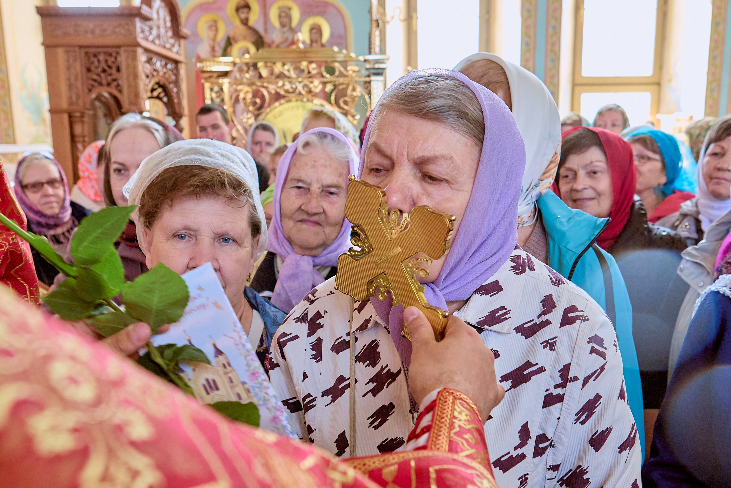 Фотографии Литургии в Праздник Святых Жен Мироносиц