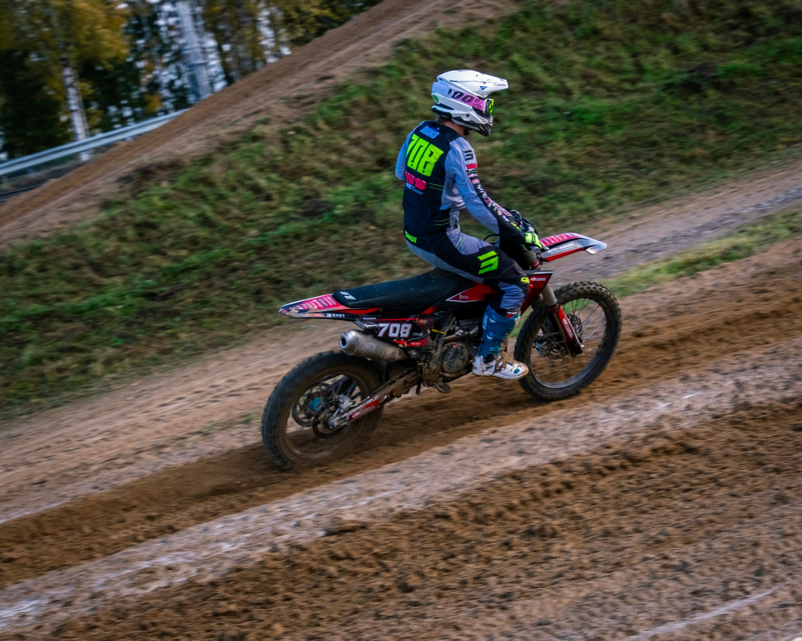 Мотокросс (Игора Драйв). Автомобильные фотографии и рисунки в Санкт-Петербурги Пашков Дмитрий