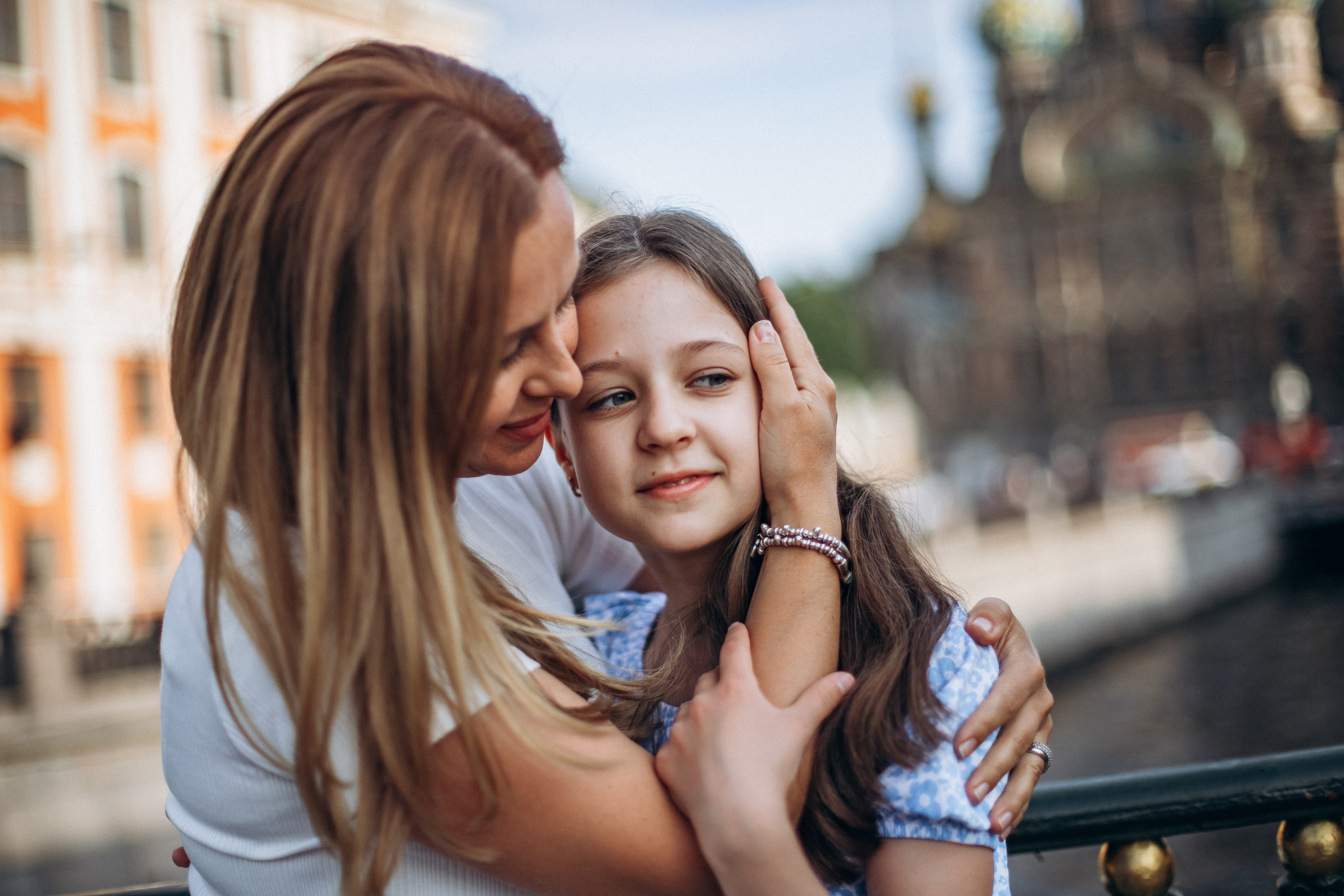 Дарья с семьей в июне. Фотопрогулка в Петербурге. Индивидуальный и семейный фотограф в Санкт-Петербурге