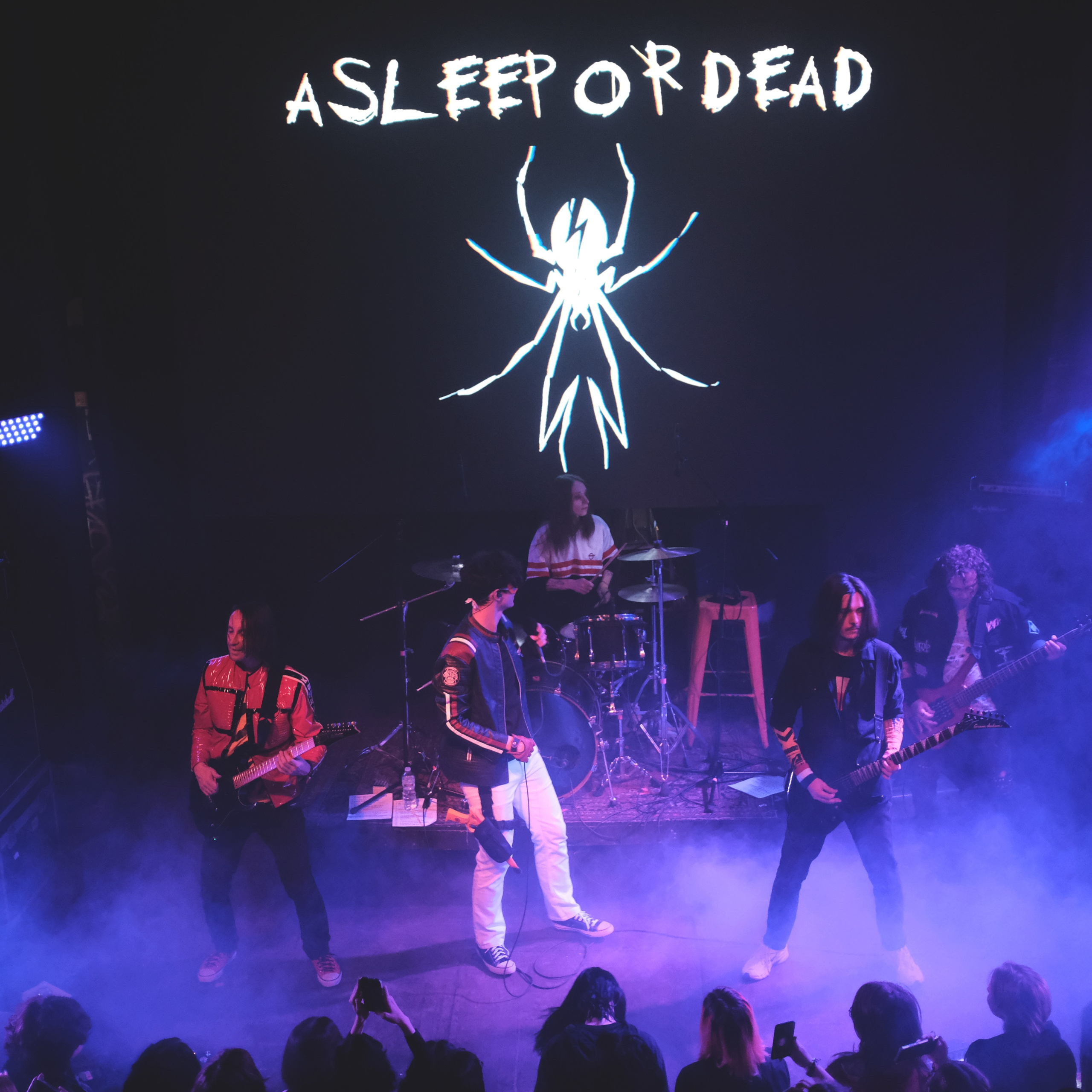 Концерт ASLEEP OR DEAD в ласточке. Репортажный фотограф в Санкт-Петербурге Даниил Могута