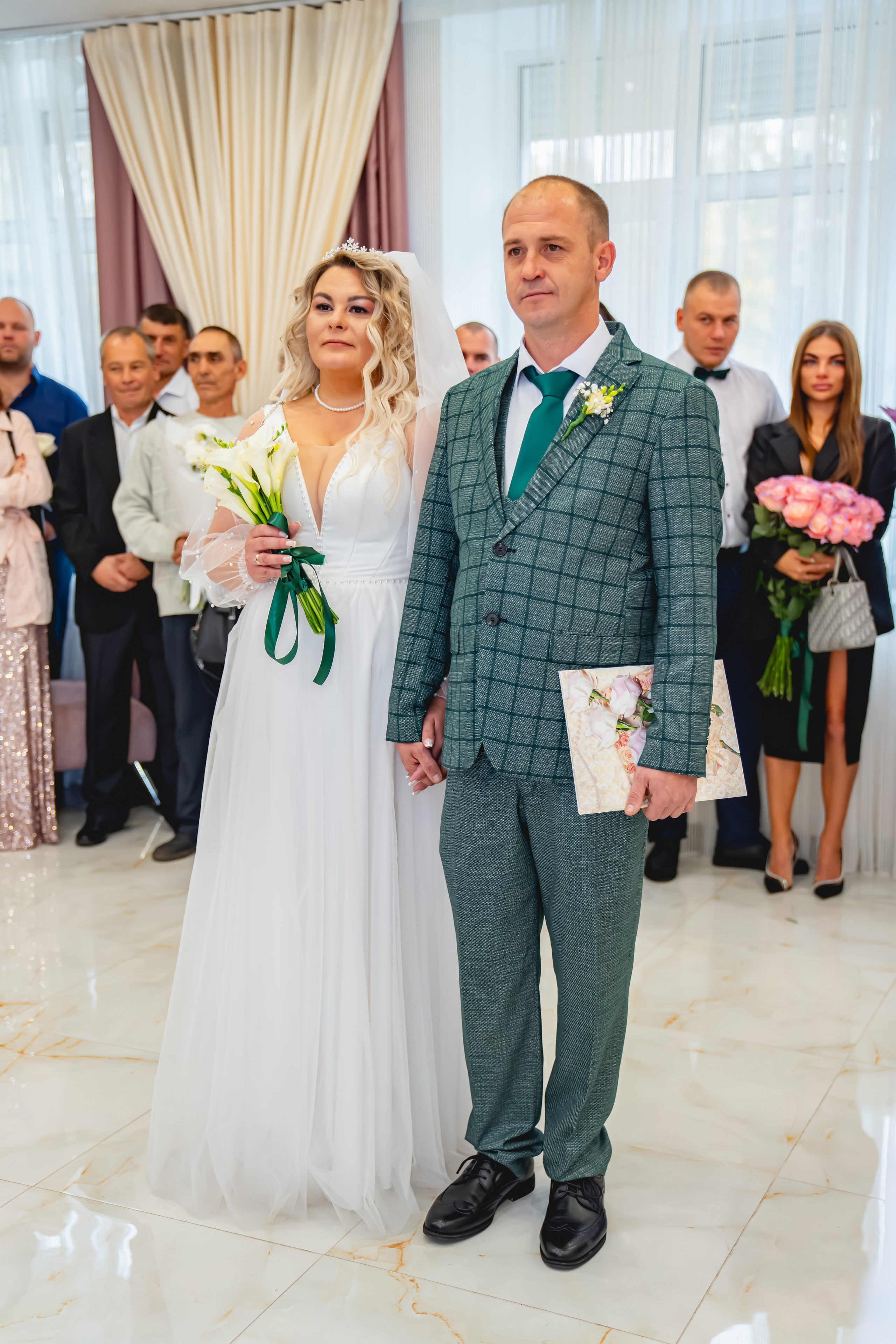 Осенняя Свадьба 2024. Занимаюсь профессиональной фотографией и живу рядом с Байкалом. Работаю в разных жанрах