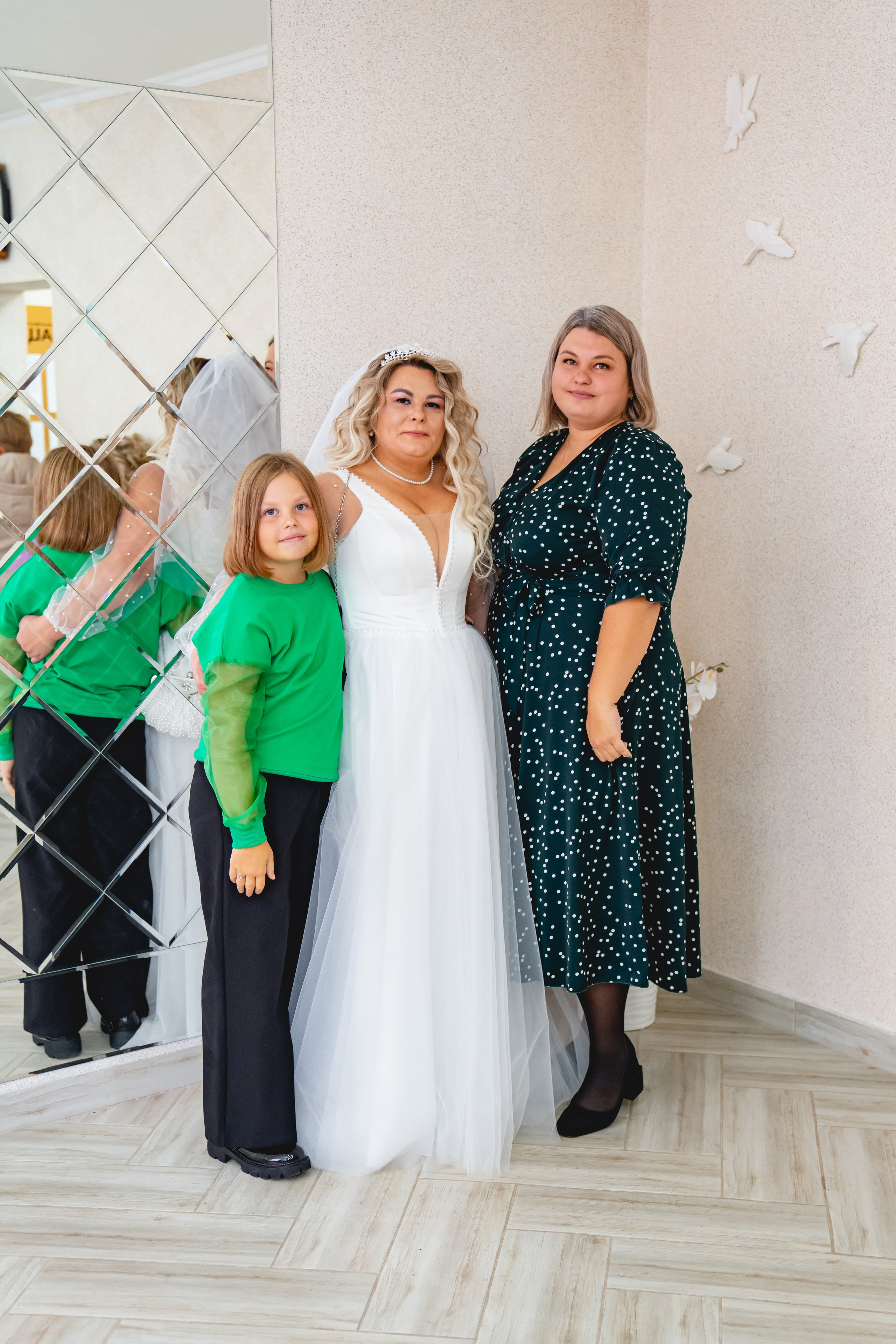 Осенняя Свадьба 2024. Занимаюсь профессиональной фотографией и живу рядом с Байкалом. Работаю в разных жанрах