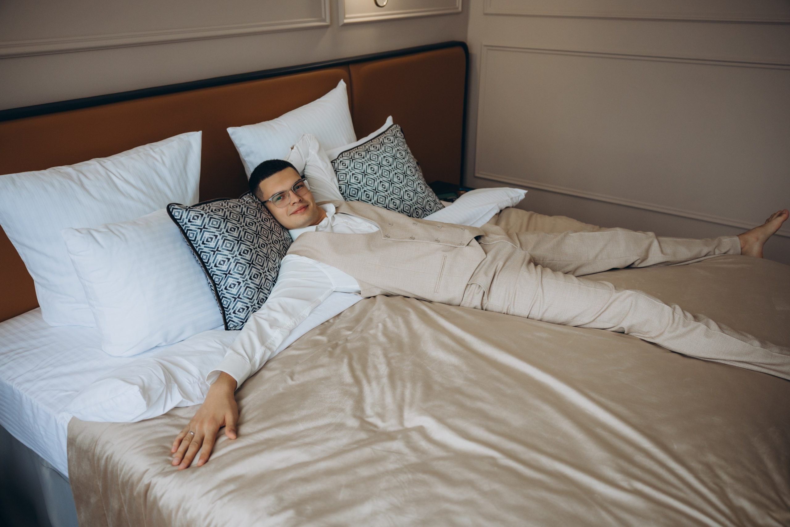 Алексей & Вероника (Утро в отеле Пушкин). Свадебный, семейный фотограф в Иркутске Светлана Макаричева