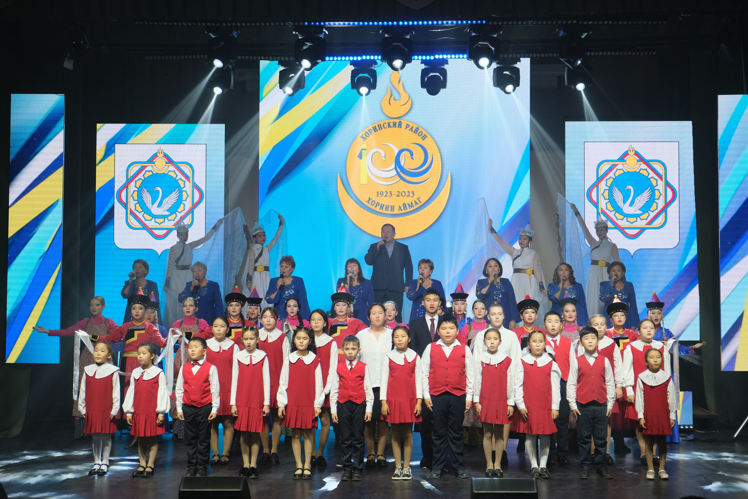 Концерт, посвященный 100-летию Хоринского района. Сэсэг — дочь степи | семейный фотограф