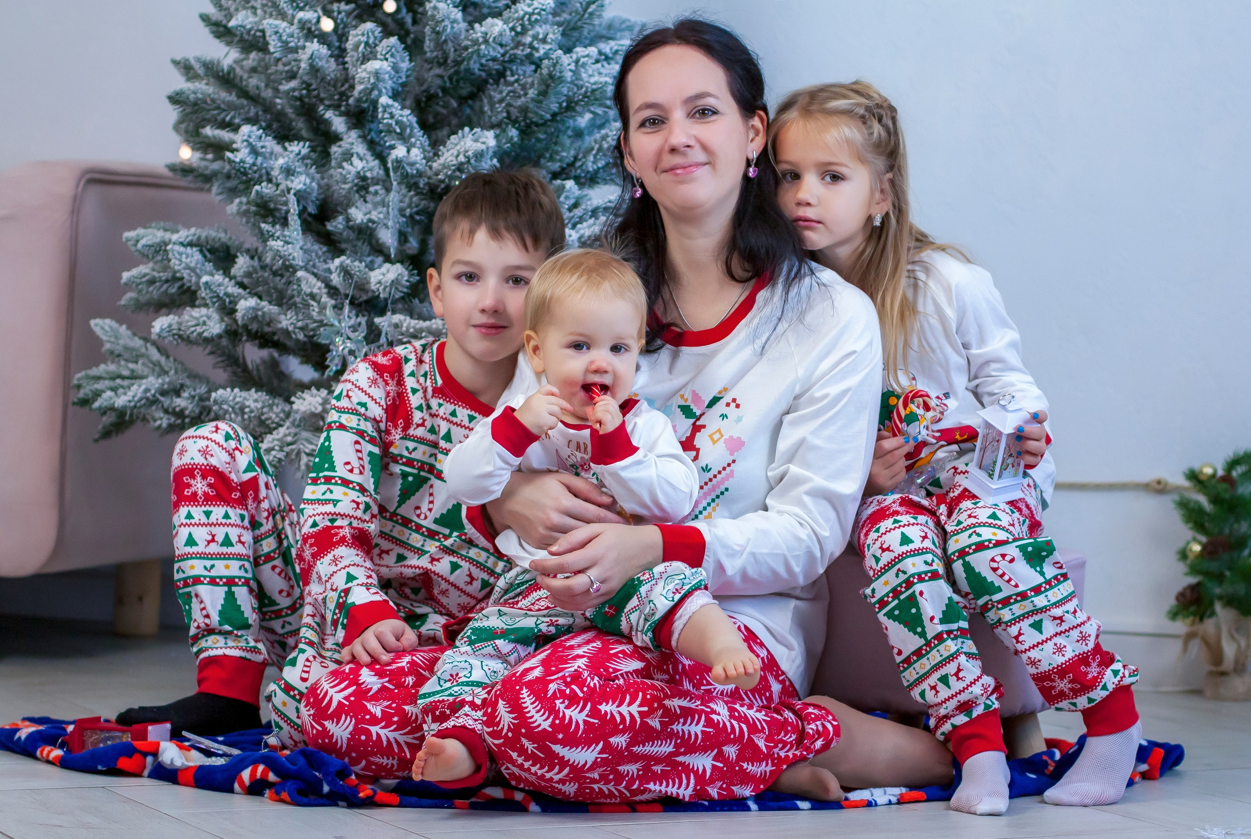 Семейная фотосессия Екатерины, Дмитрия, Ивана, Анны и Марии. Фотограф Люся Воробьева