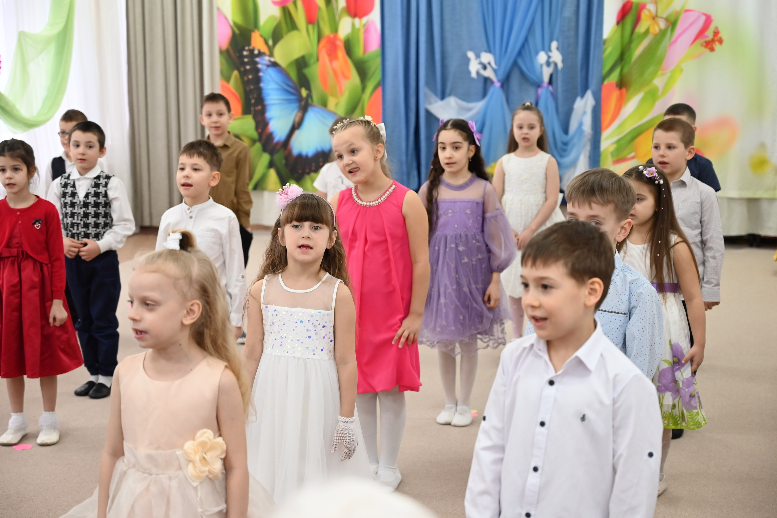 Праздник в группе Цветик семицветик. Семейный и детский фотограф Москва