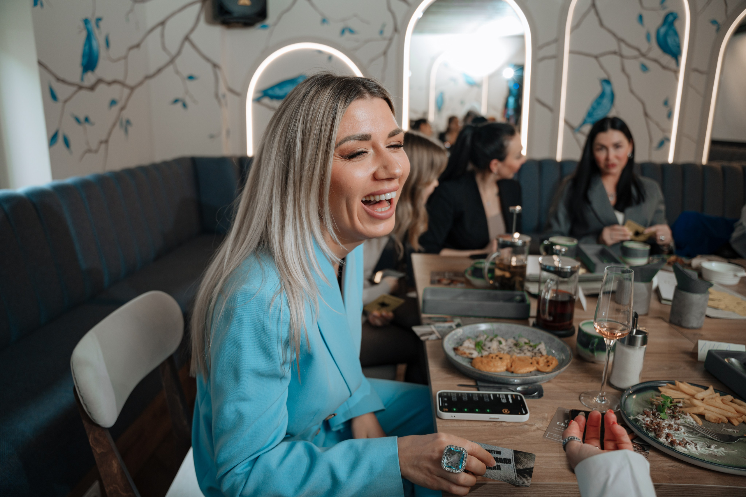 Мафия. Бар FINCH. ЖЕНСКИЙ КЛУБ LAXMI. Портретный фотограф в Санкт-Петербурге Дмитриева Наталия