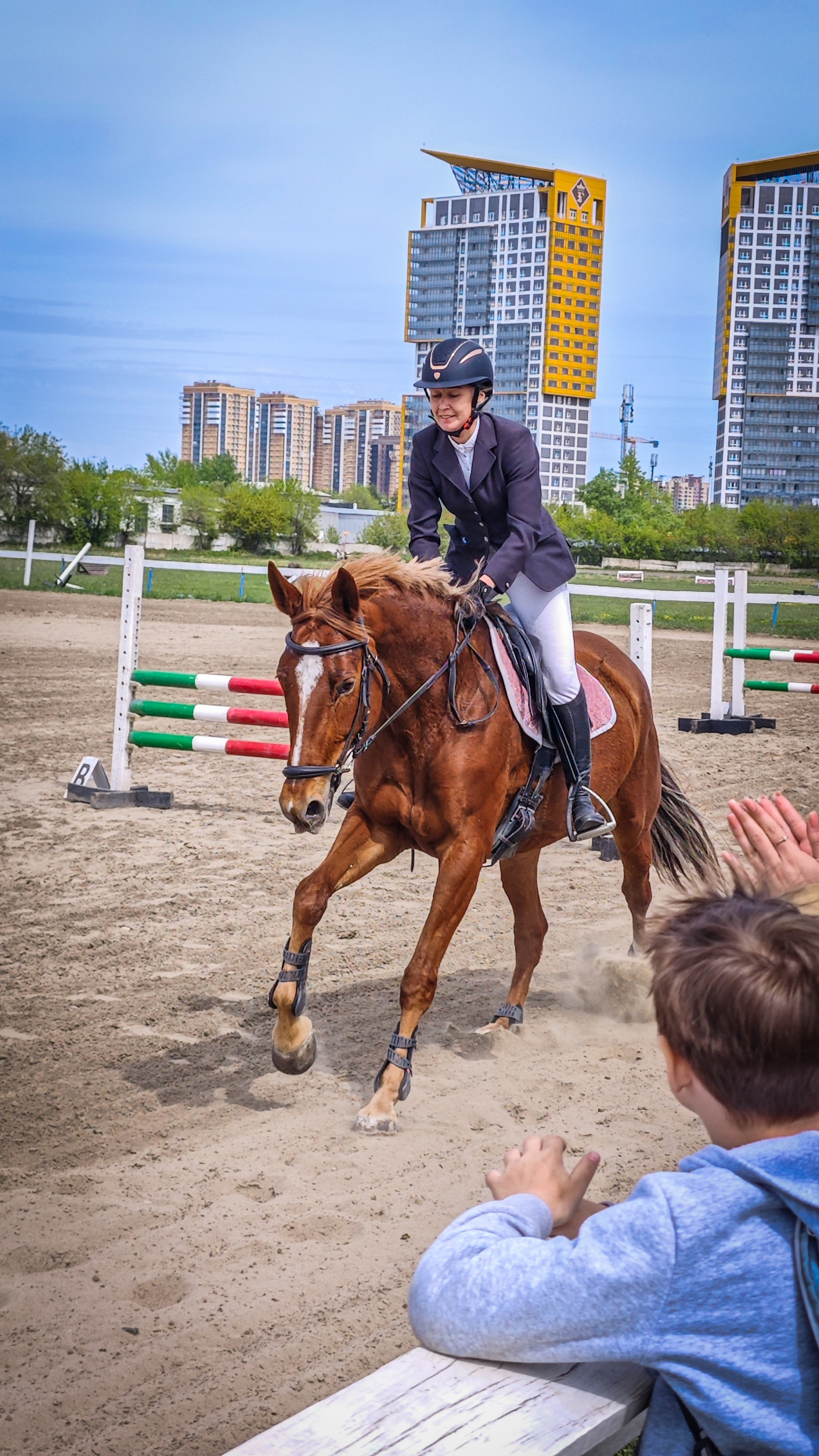 Красноярский ипподром. Открытие сезона 2025. Игорь Урывский. Фотограф Красноярск