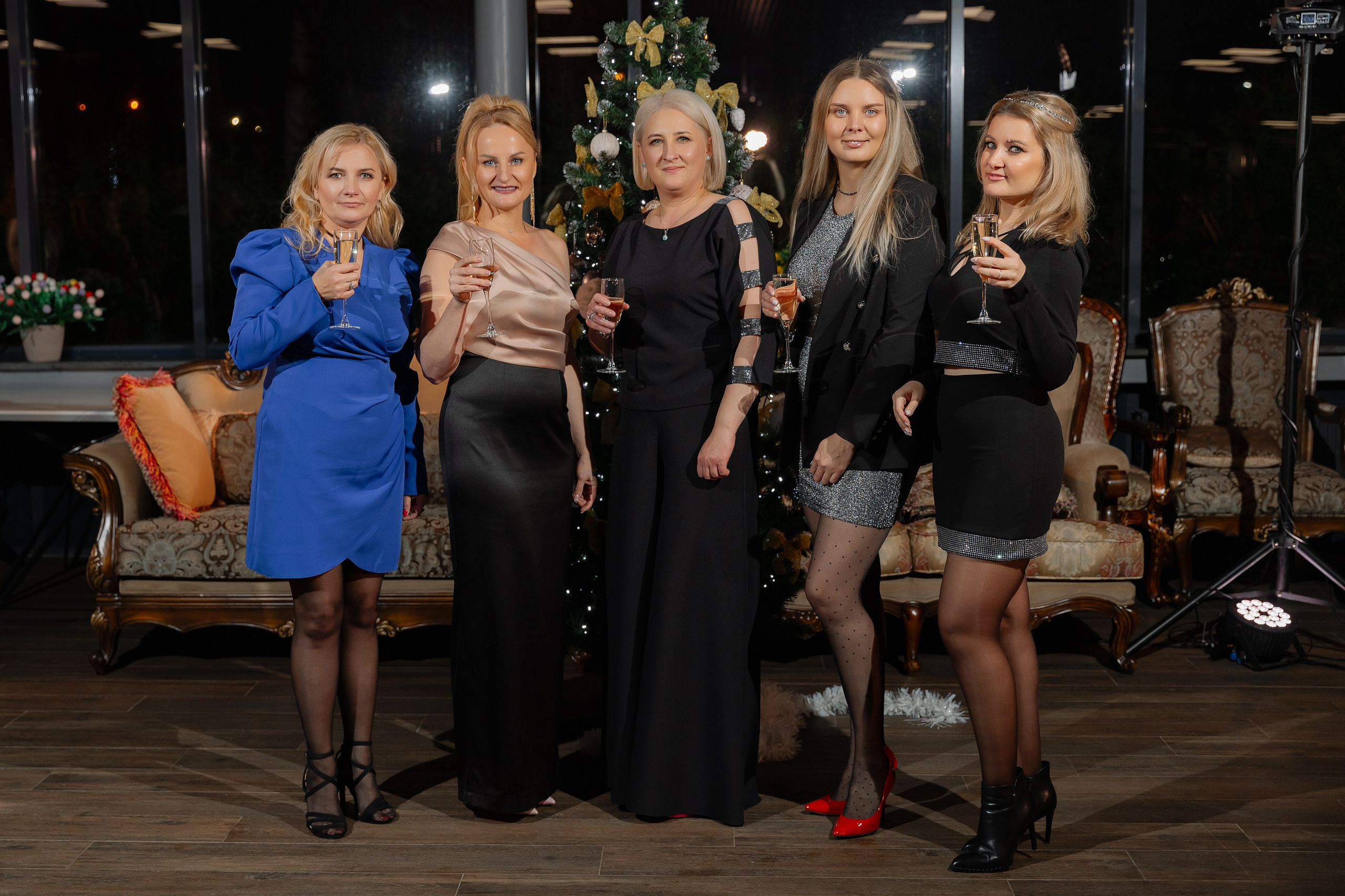 Корпоративная новогодняя фотосъемка для BELARUSBANK в Ресторане «Урарту». Свадебный фотограф в Минске/Беларуси Сергей Спиридонов