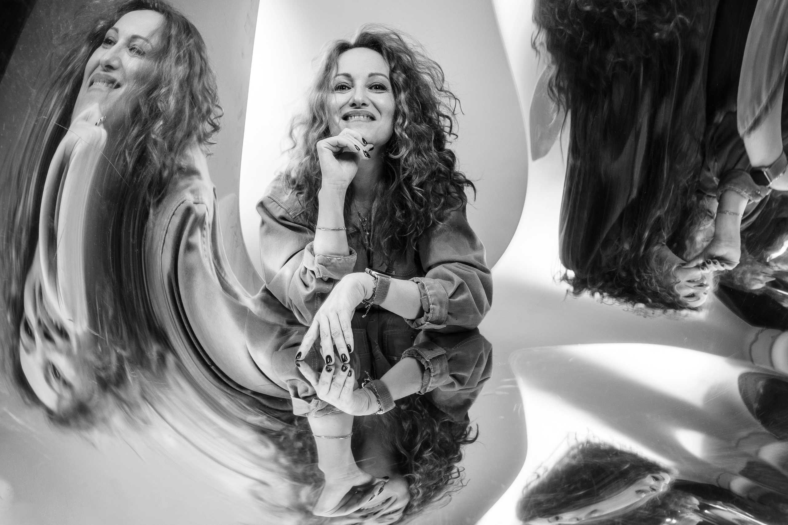 Ярослава. Спасибо за проявленный интерес к моему творчеству! Меня зовут Россохат