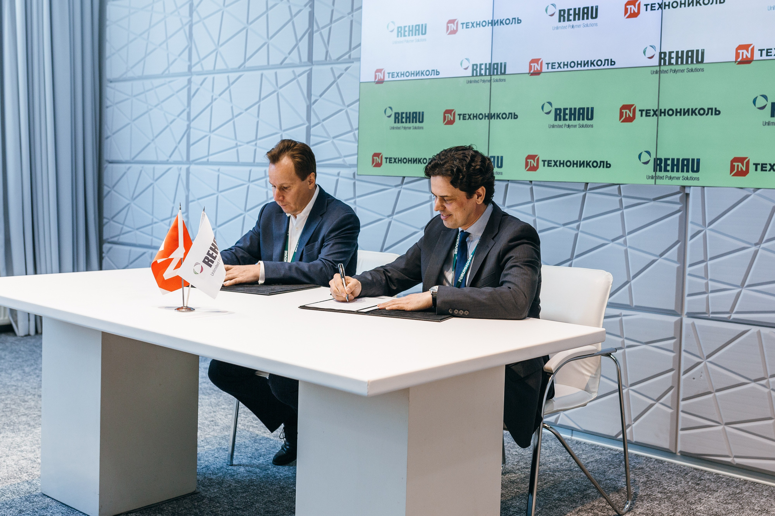 Фотограф на конференции в Москве, заказать услуги профессиональной фотосъёмки — Цены, стоимость услуг фотосъёмки конференций