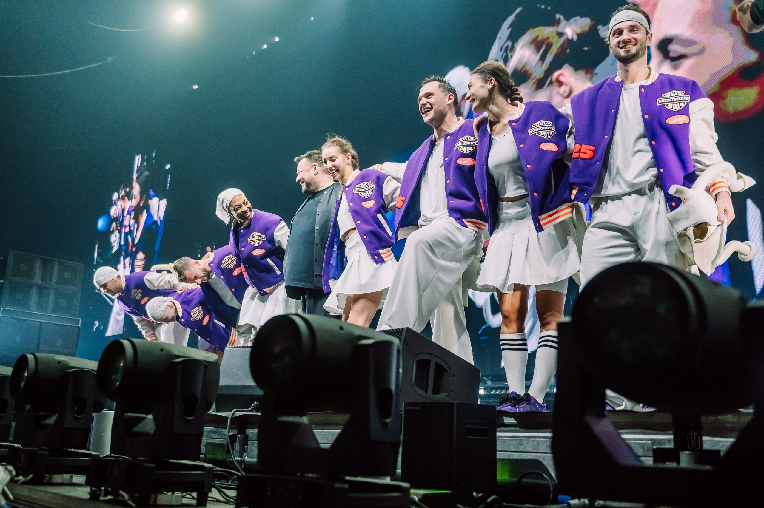 Руки вверх в Ледовом Дворце 15.11.2025. Детский фотограф, семейный фотограф и репортажи в Кемерово