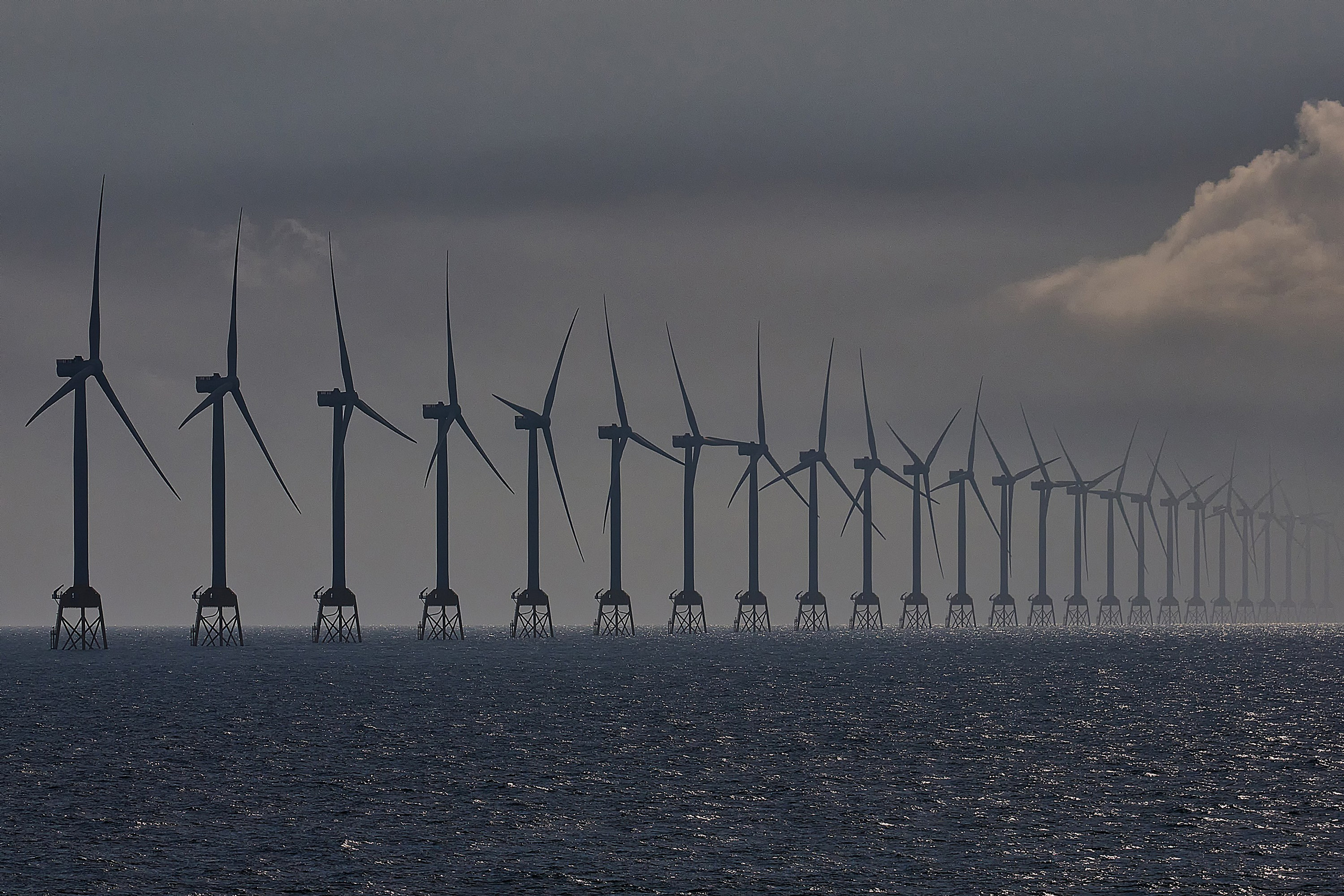 Ферма ветряных электростанций в море — Тайвань. Яркие фото на Чёрном море