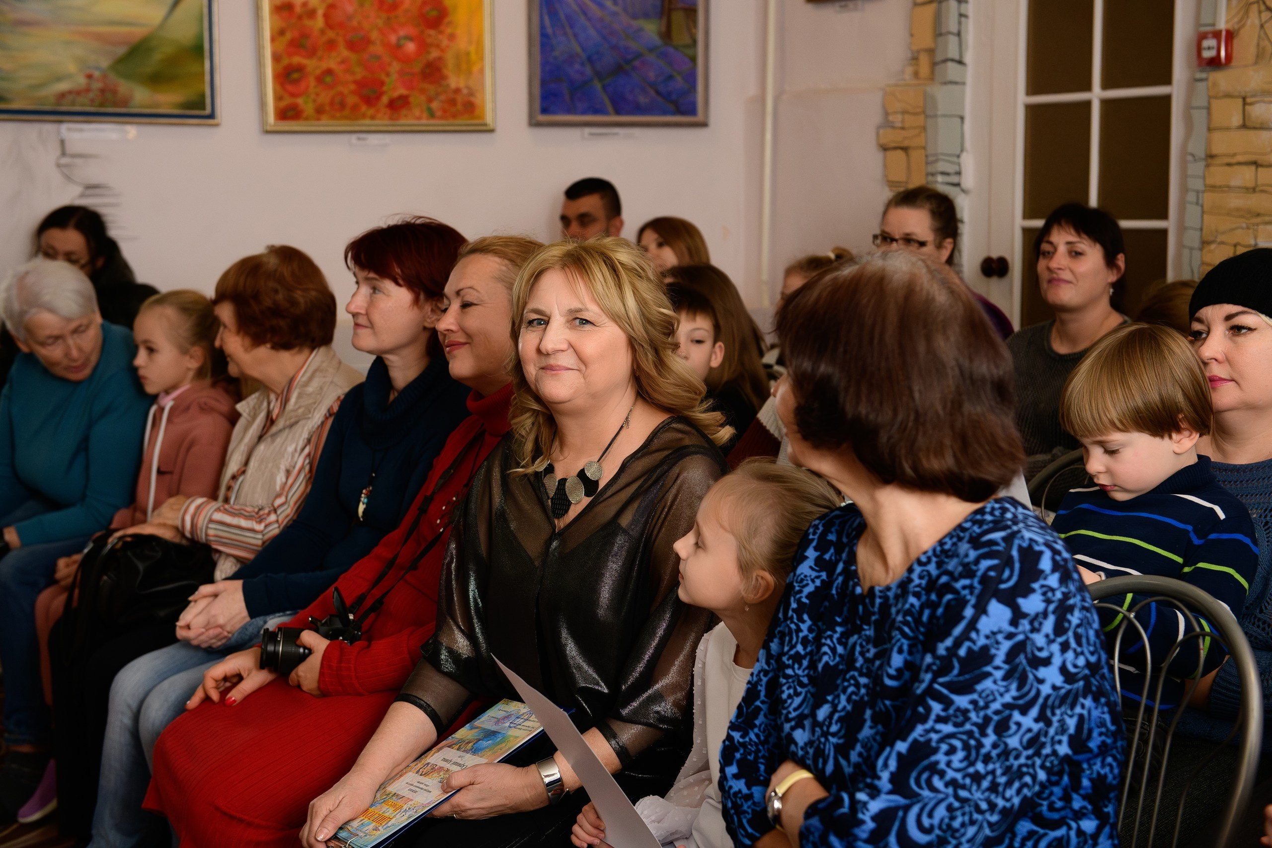 Выставка «Влюбленная в мир». Художница Татьяна Иванова-Гуляева. Фотограф Валерия Голубева (Миронова)