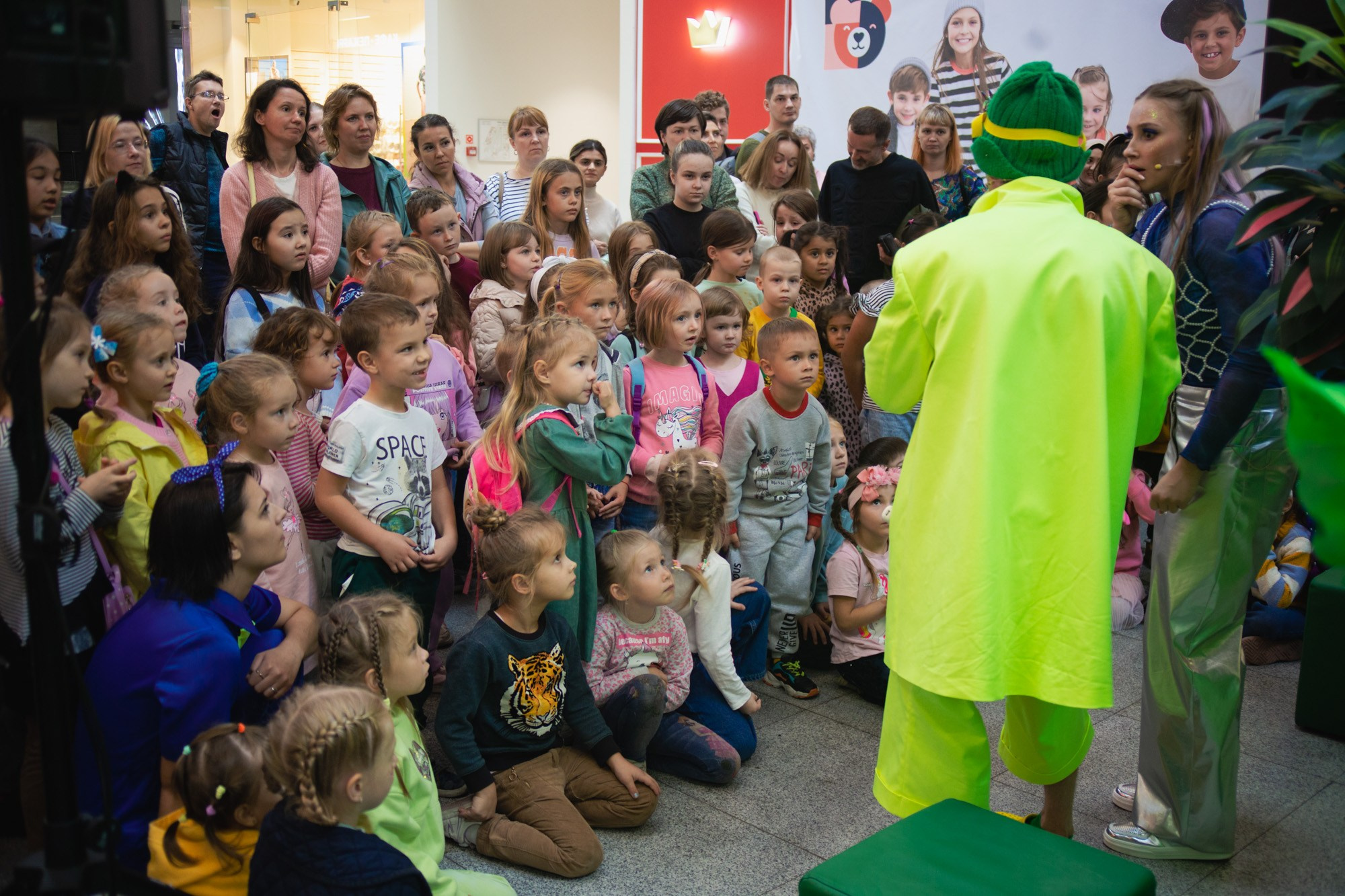 Сказка в ТЦ Океания. Репортажный и концертный фотограф в Москве Анастасия Осень