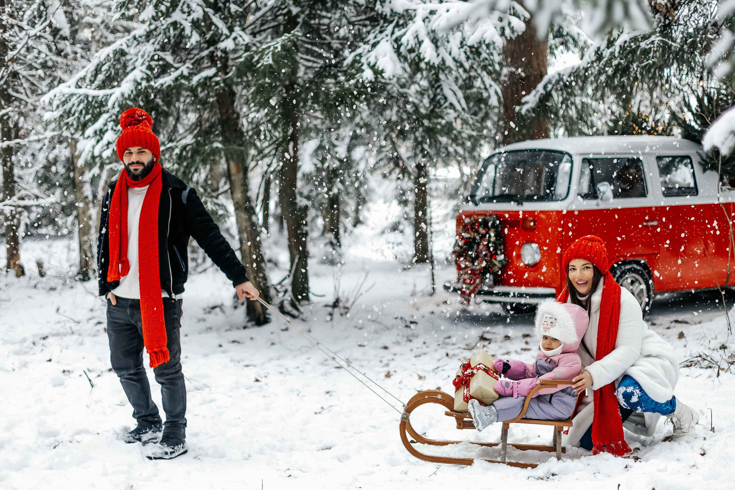 Новогодние фотосессии с ретро машинами. Фотопроекты, фотодни и фотосессии в Москве