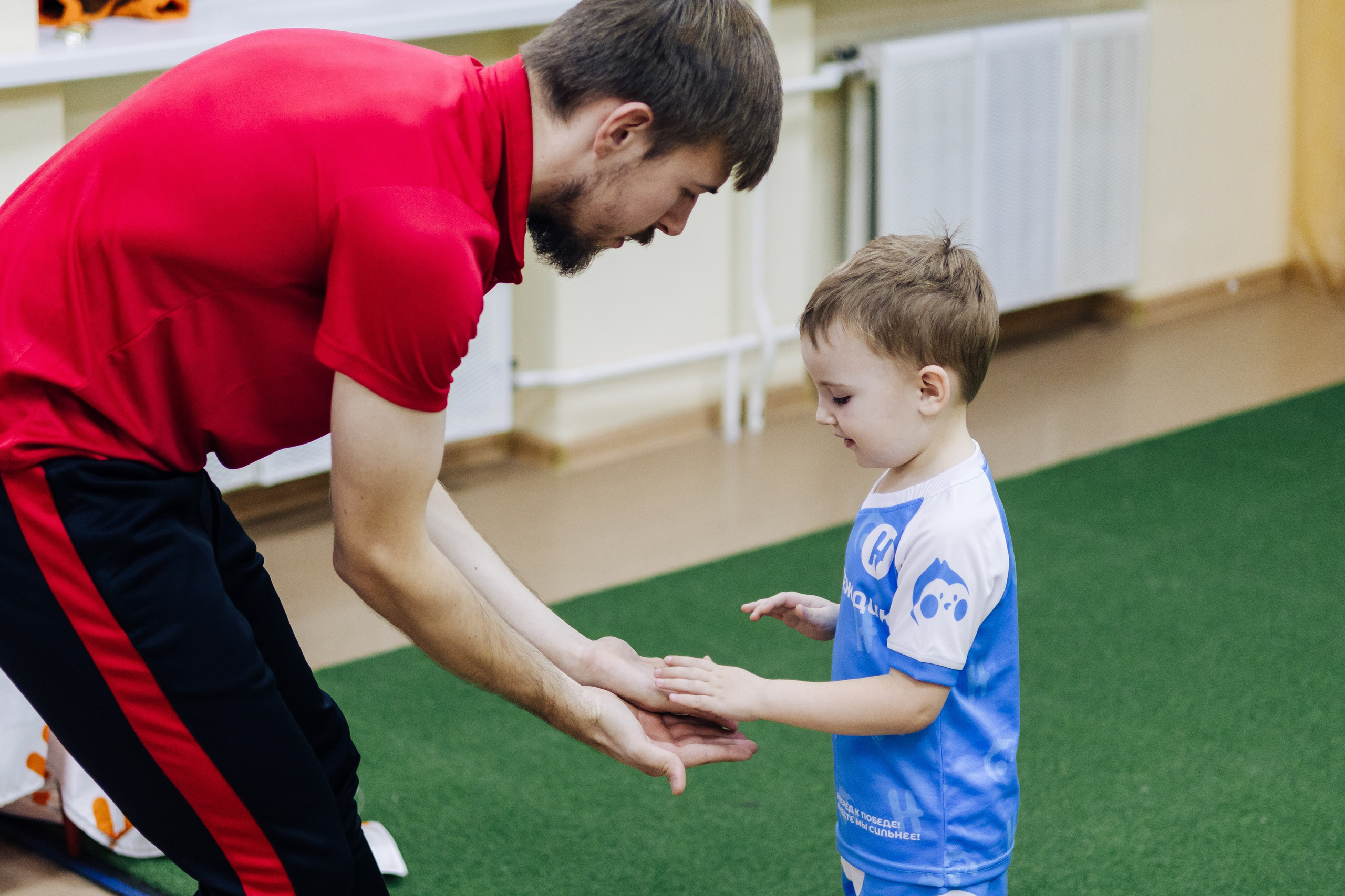 Фотосессия с кубком в детских садах г. Магнитогорска. Денис Прохоров Фотограф в г. Магнитогорск