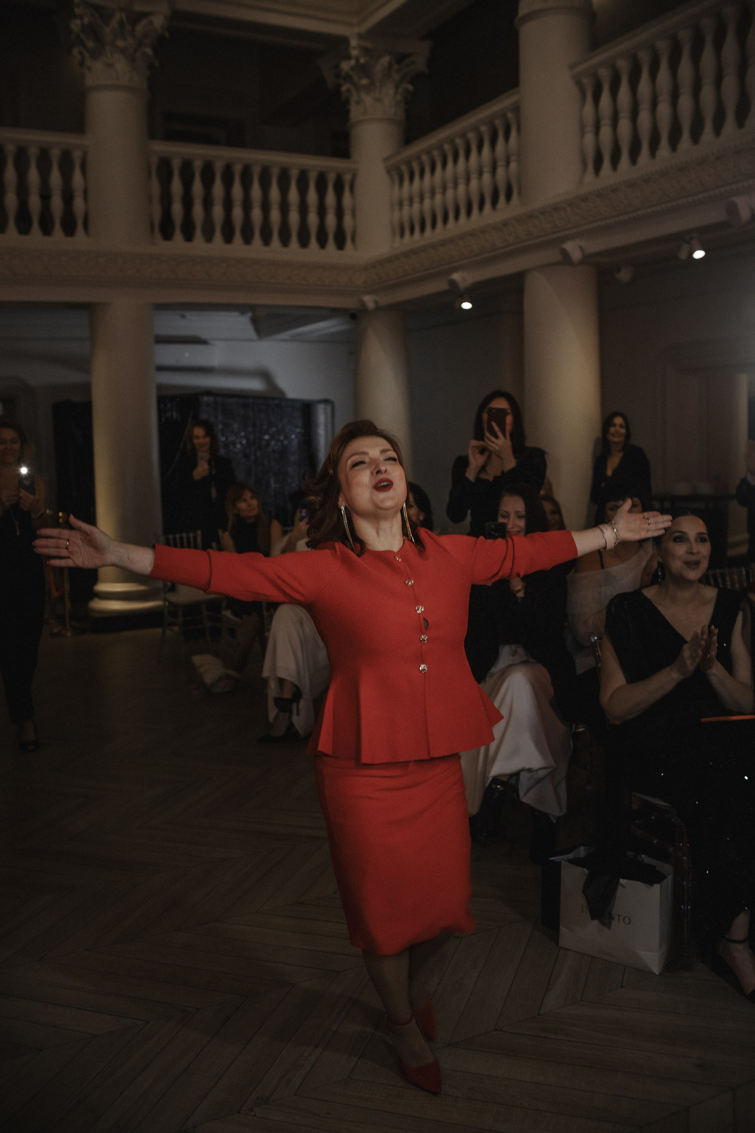 Бал-нетворкинг «Ход Королевы» от сообщества «Код Публичности» (декабрь 2025, Калининград). Женский и семейный фотограф в Калининграде Надежда Подлипинская