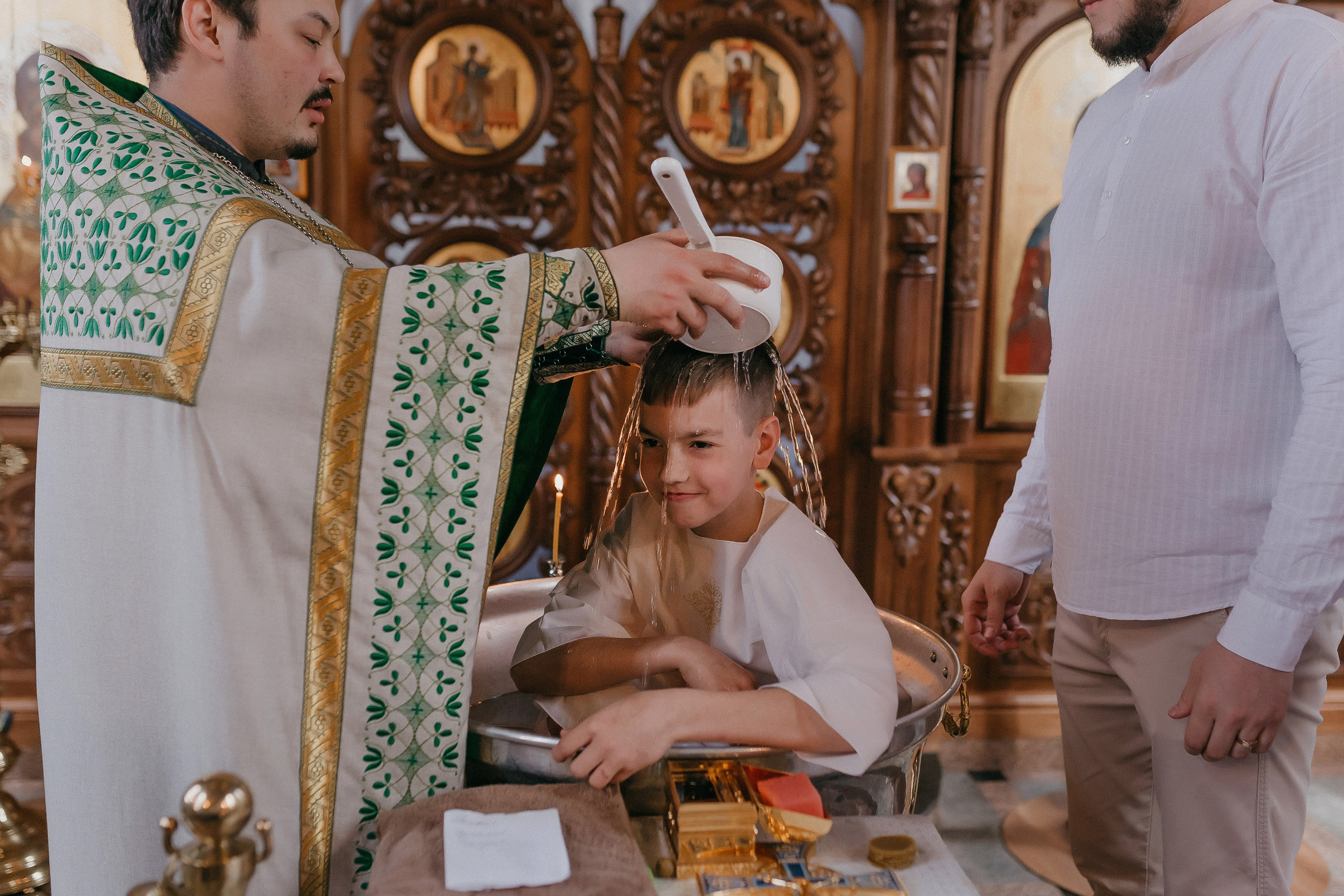 Крещение Артёма и Валерии. Храм Георгия Победоносца. Семейный фотограф в Сургуте
