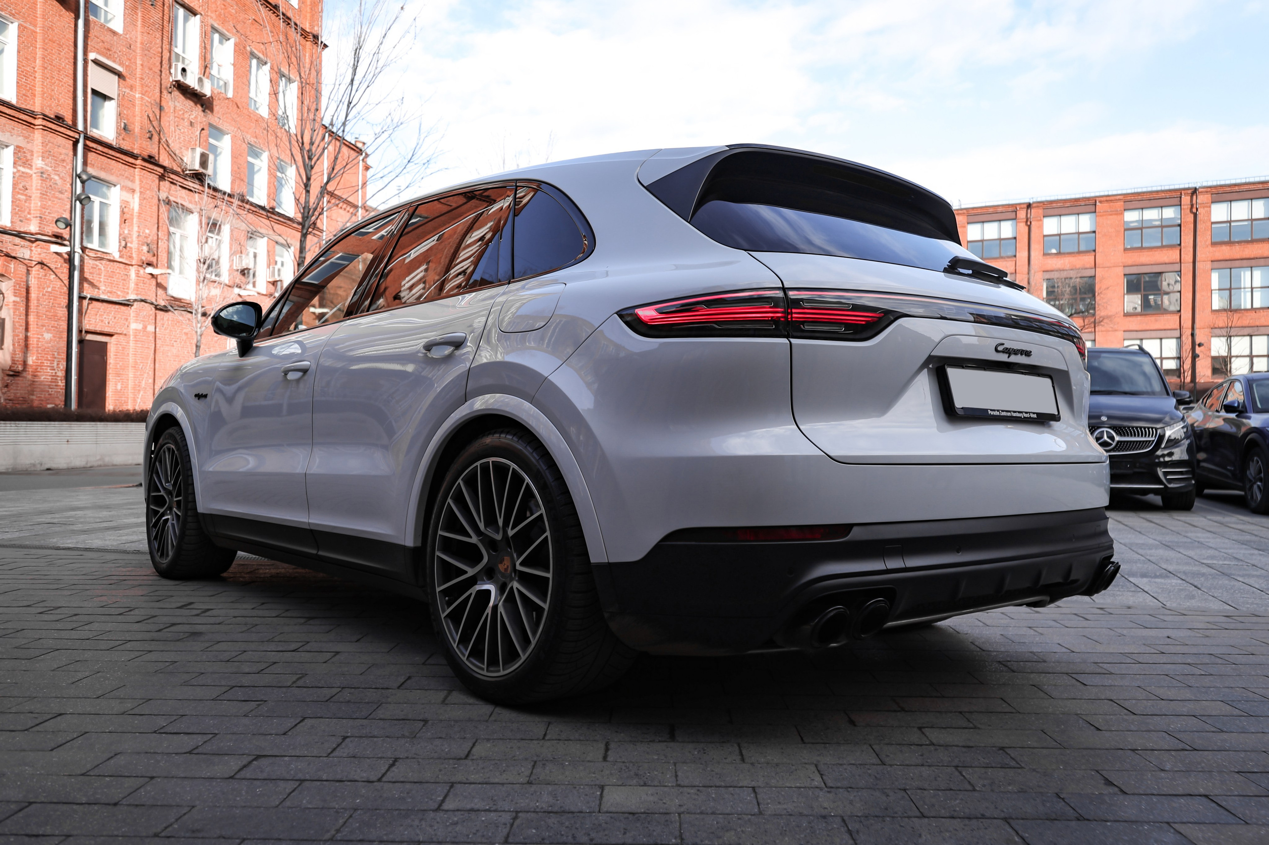 2020 Porsche Cayenne 3.0 AT. Mixturecaptures