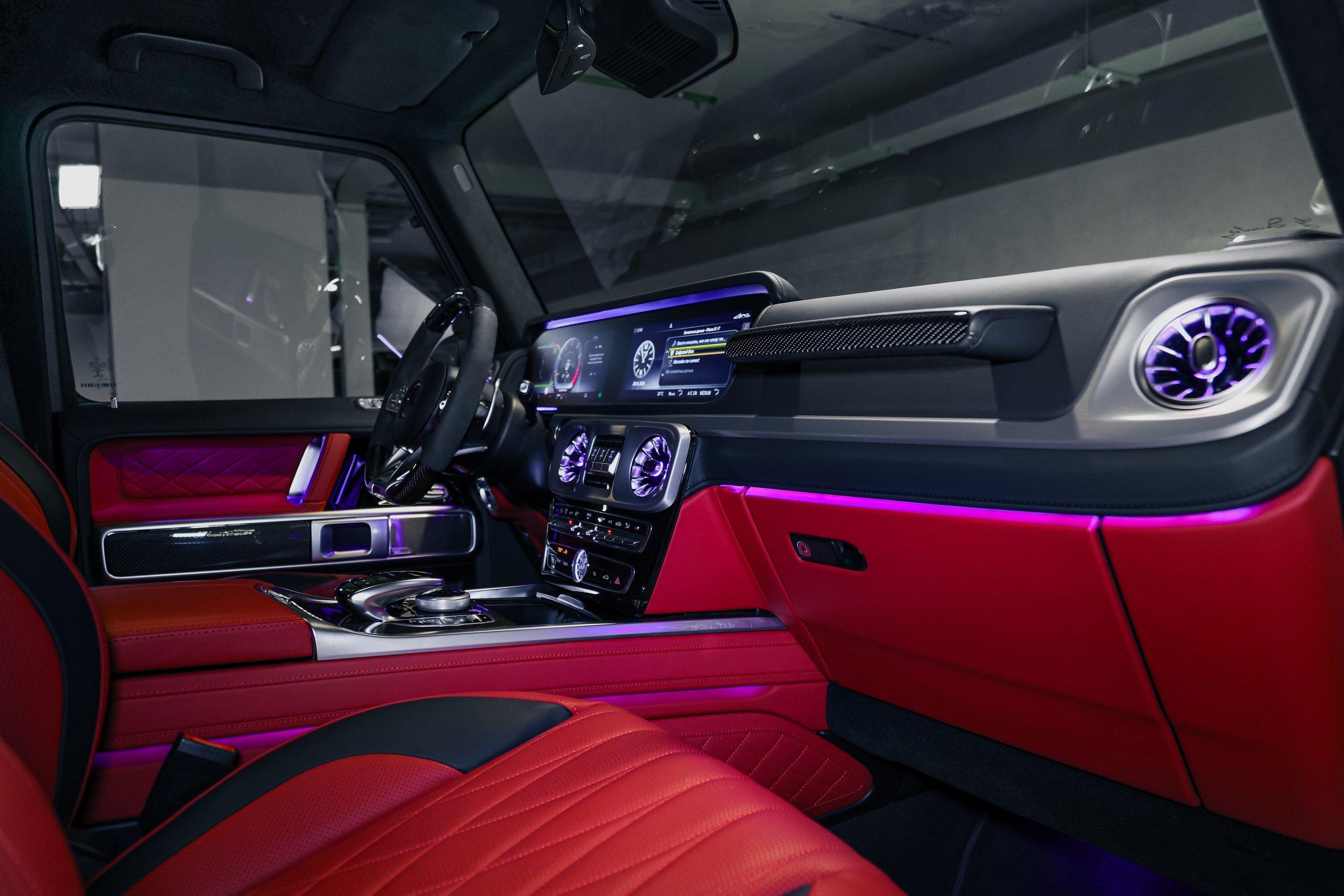 2022 MERCEDES BENZ G63 AMG $235,000 / 16,414 KM ODOMETER. Mixturecaptures