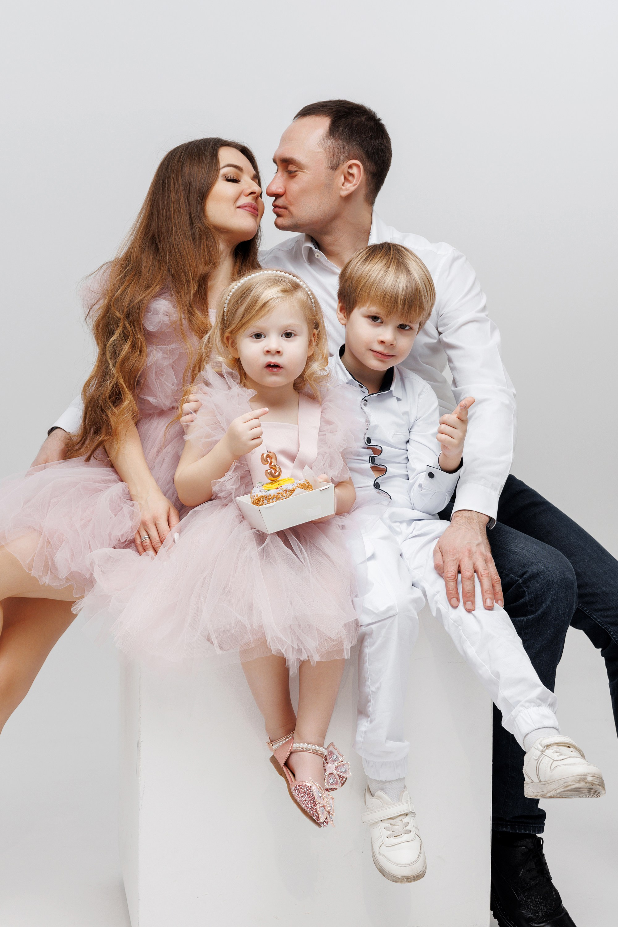 Съемка Дня Рождения Алисы в фотостудии CROSS-STUDIO зал IDEAL. Свадебный и семейный фотограф в Москве и МО Елена Агапова