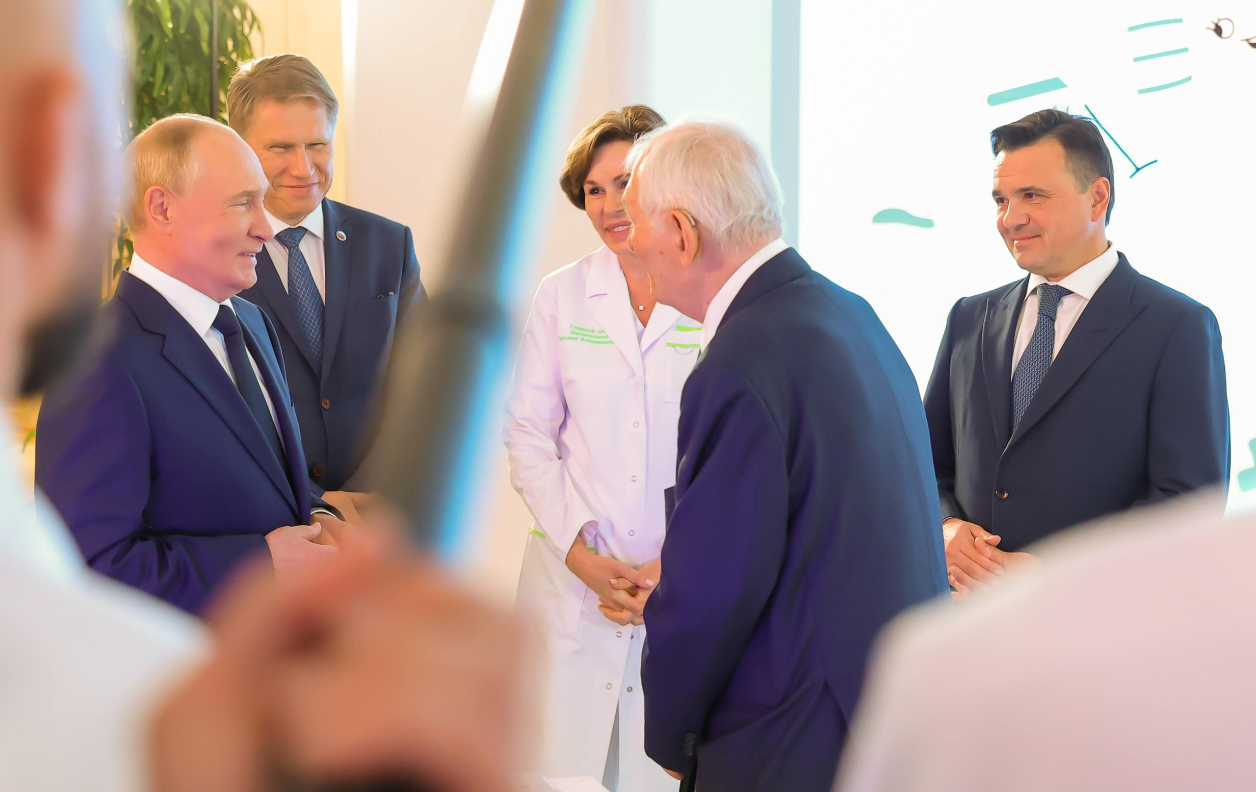 Владимир Путин, Андрей Воробьев и Леонид Рошаль открыли Детский клинический центр в Красногорске. Моя фотография